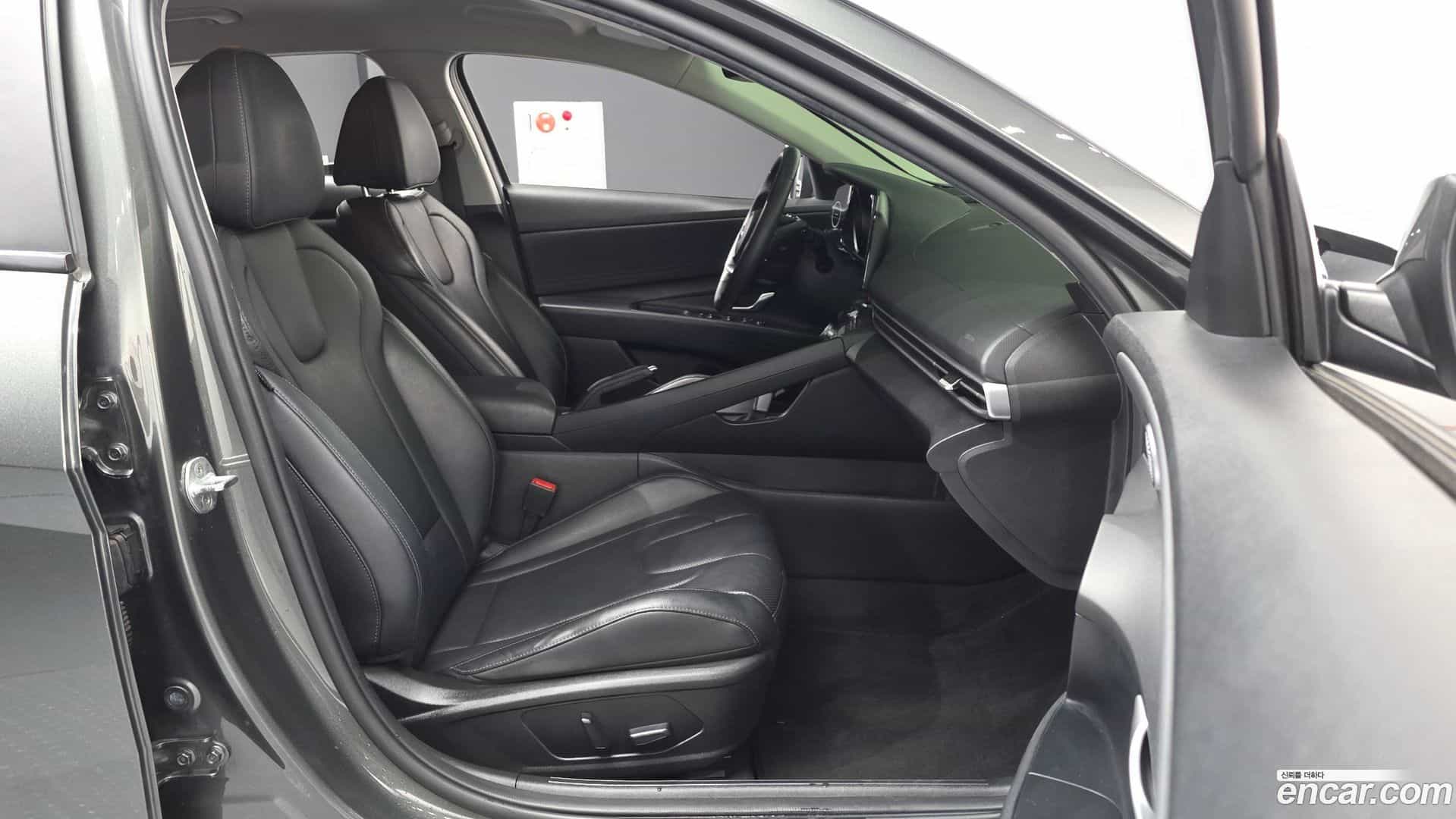 AVANTE Hyundai 2022.4-OPTION-015