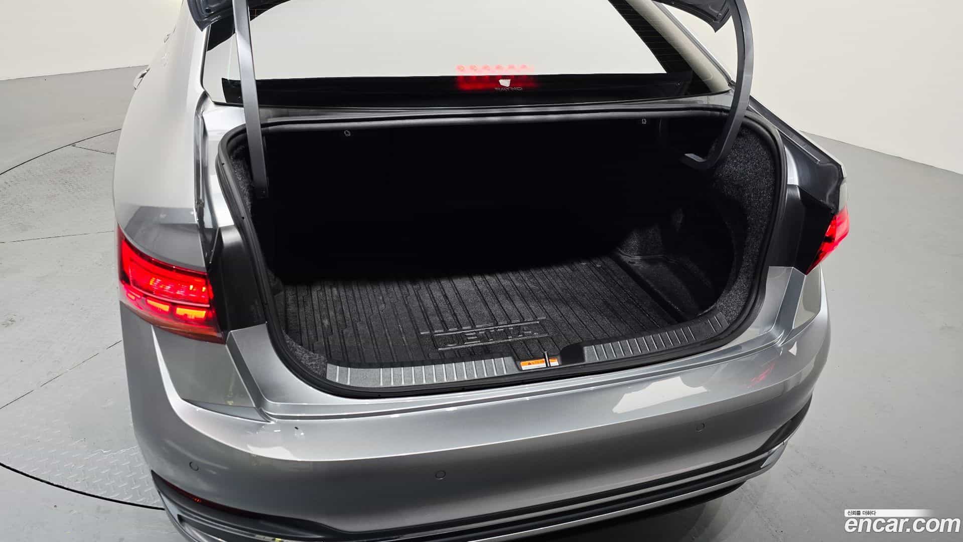 Jetta Volkswagen 2023.11-OPTION-021
