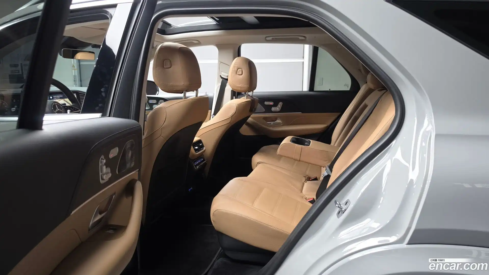 GLE-Class Mercedes-Benz 2023.11-OPTION-016