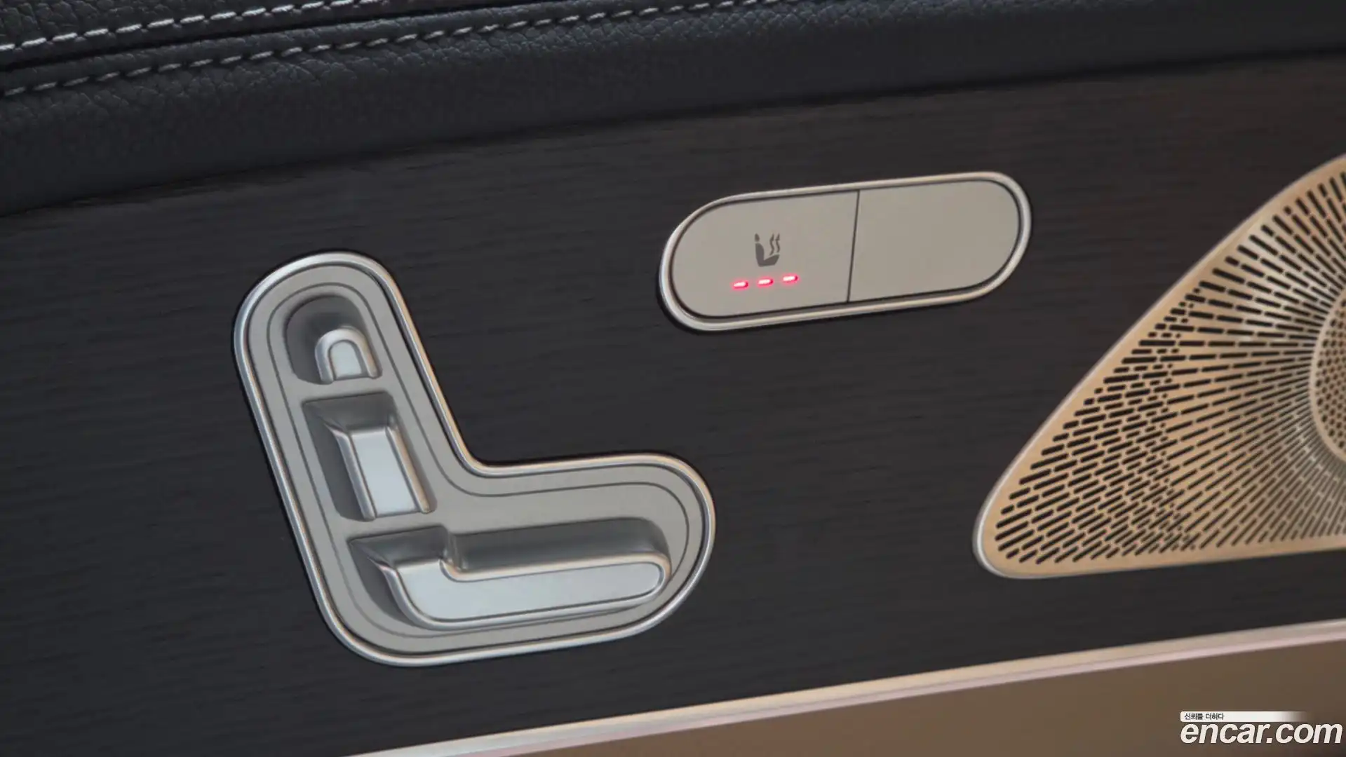 GLE-Class Mercedes-Benz 2023.11-OPTION-040