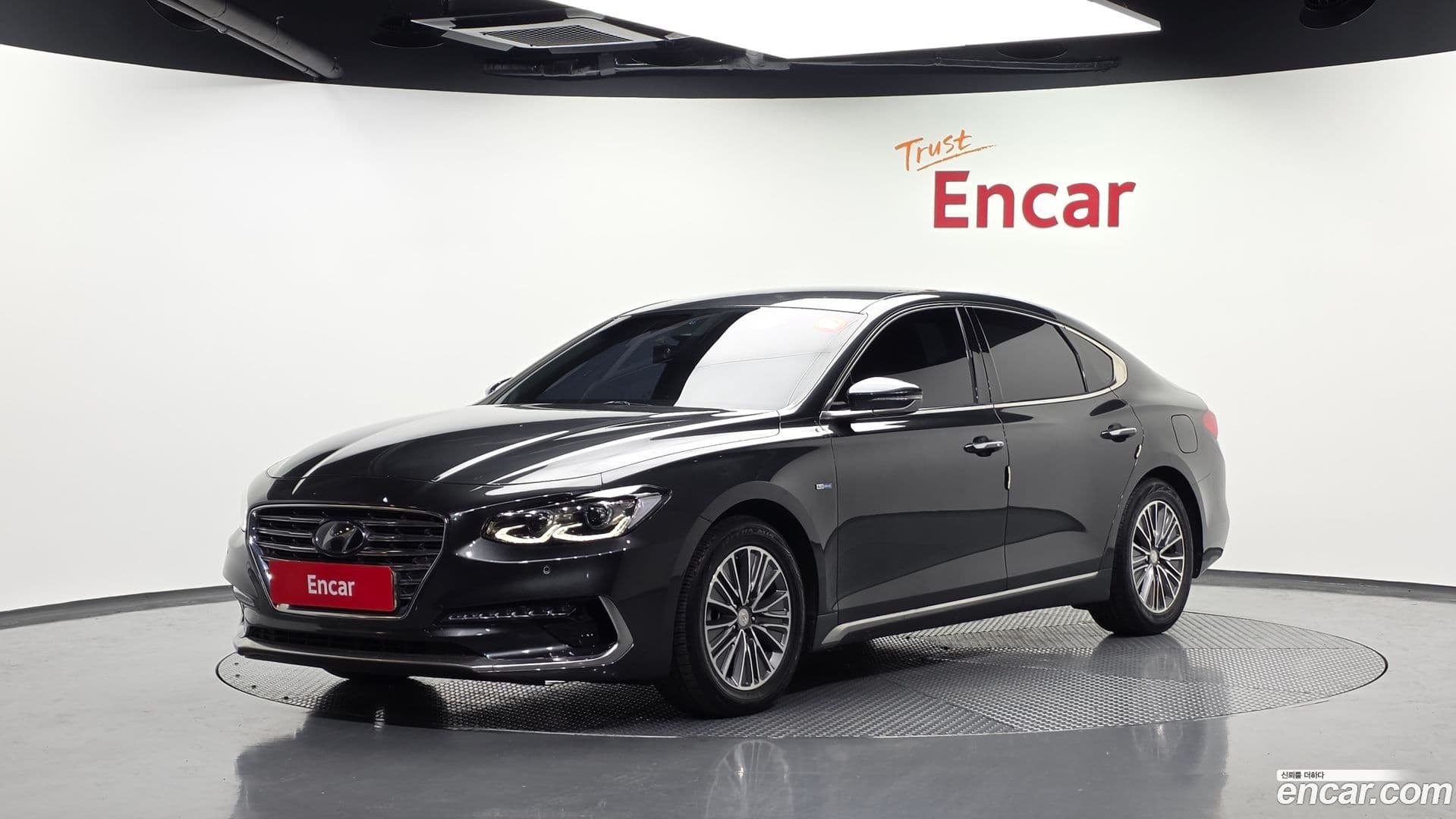 Main__Slider__Photo:Grandeur Hyundai 2019.3-0