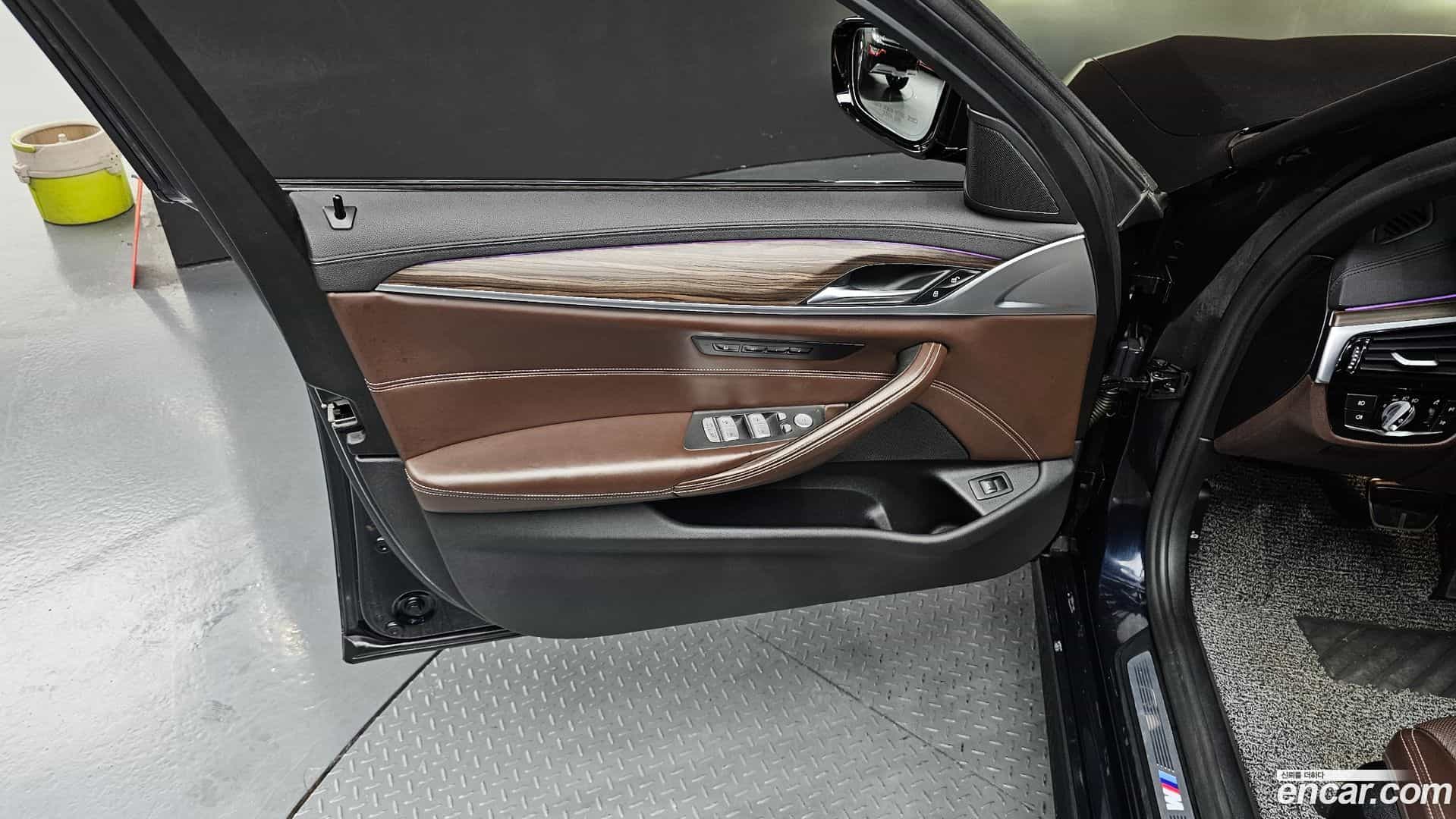 5-Series BMW 2019.11-INNER-034