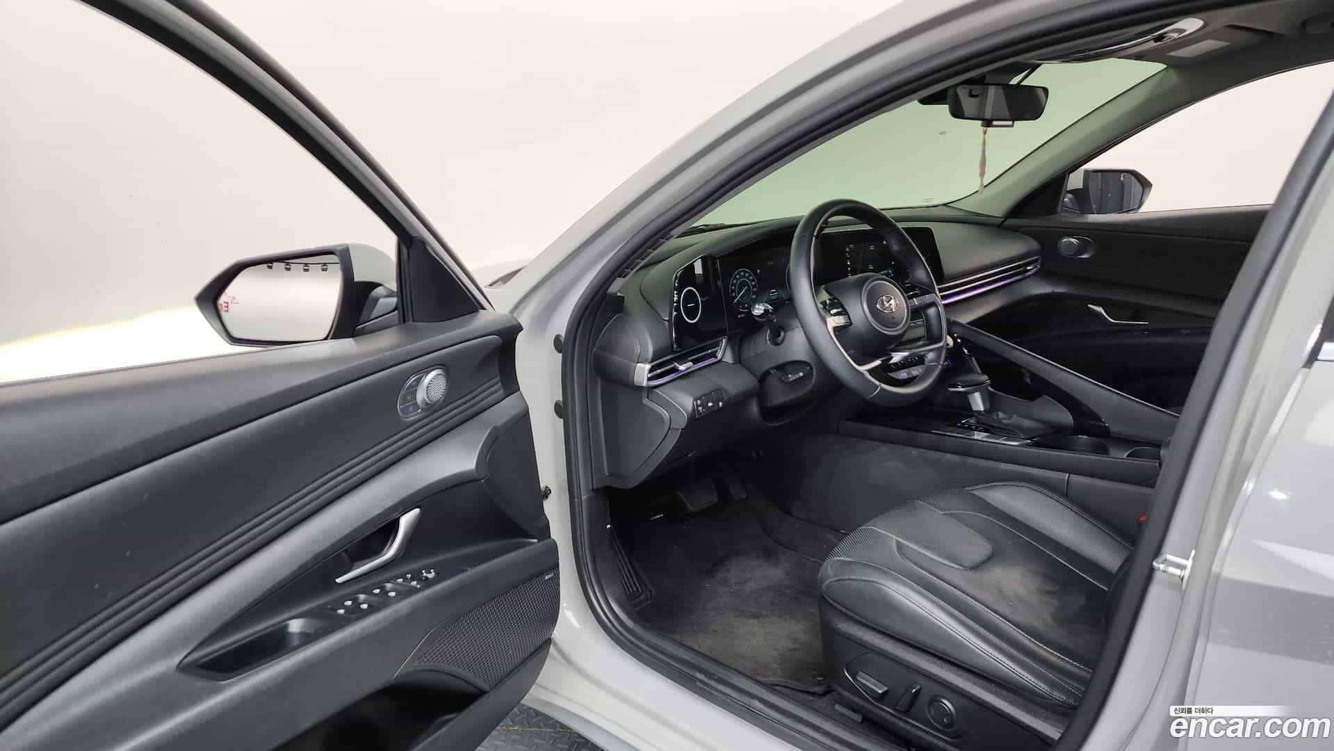 AVANTE Hyundai 2020.6-INNER-010