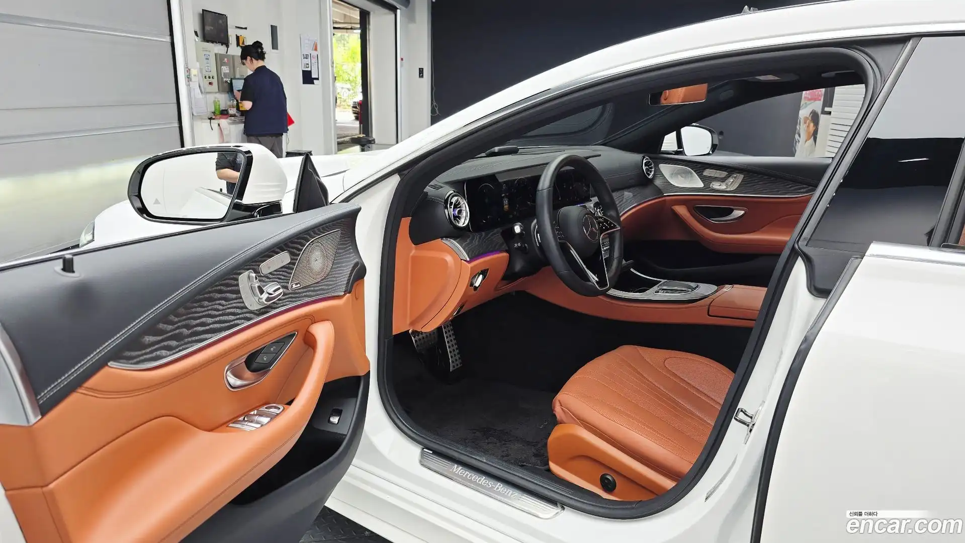 CLS-Class Mercedes-Benz 2023.7-INNER-010