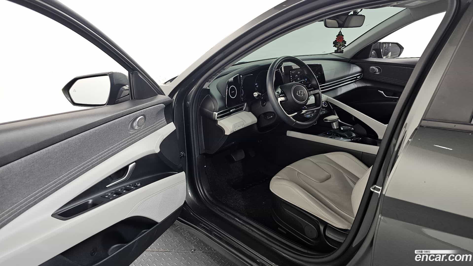 AVANTE Hyundai 2021.0-INNER-010