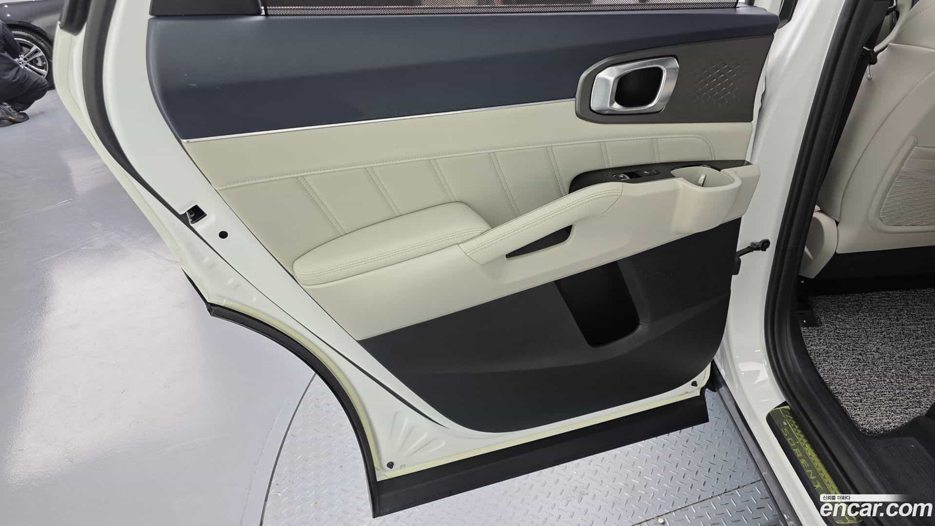 Sorento Kia 2023.4-INNER-035