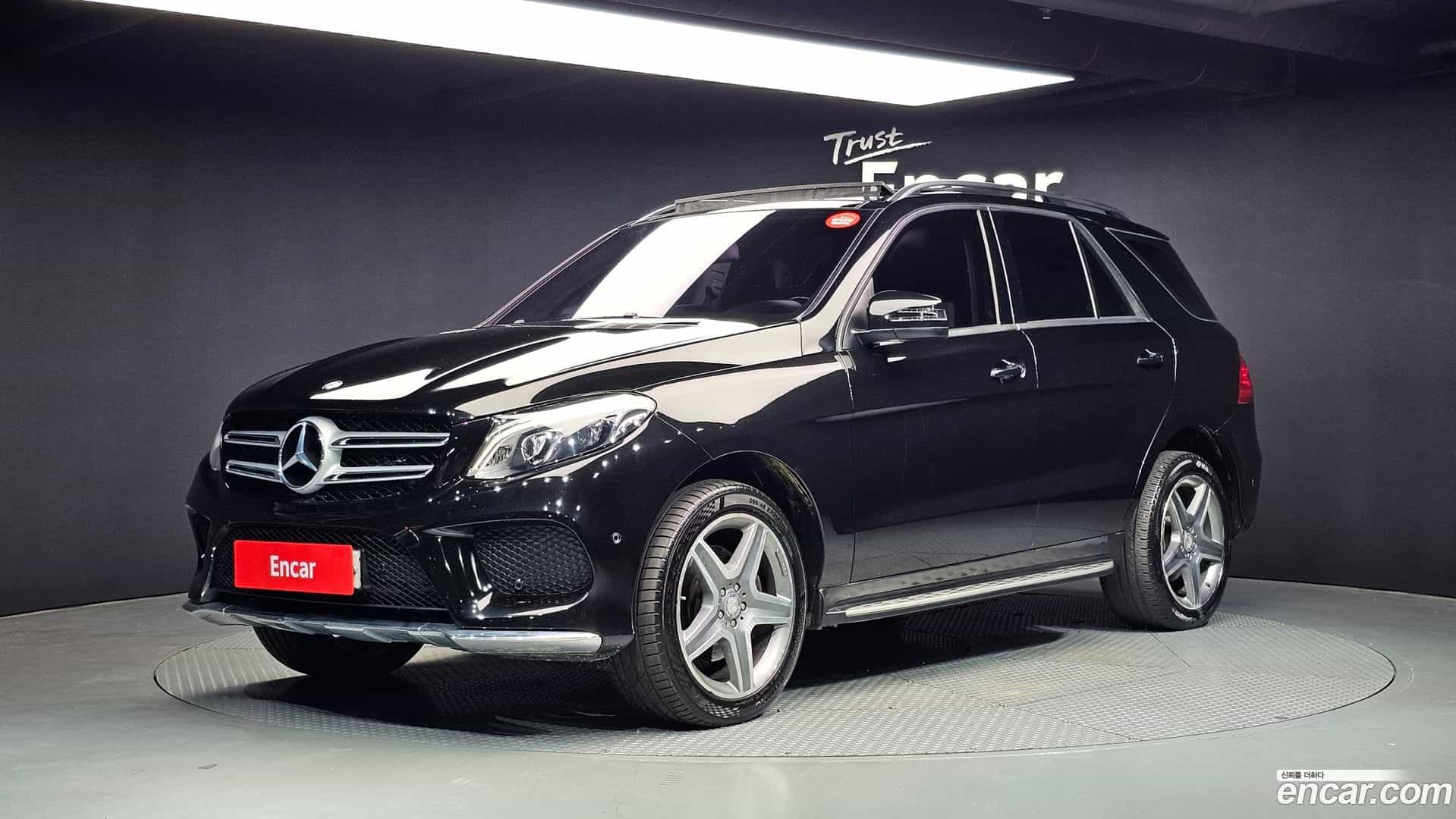 GLE-Class Mercedes-Benz 2016.11-OUTER-001