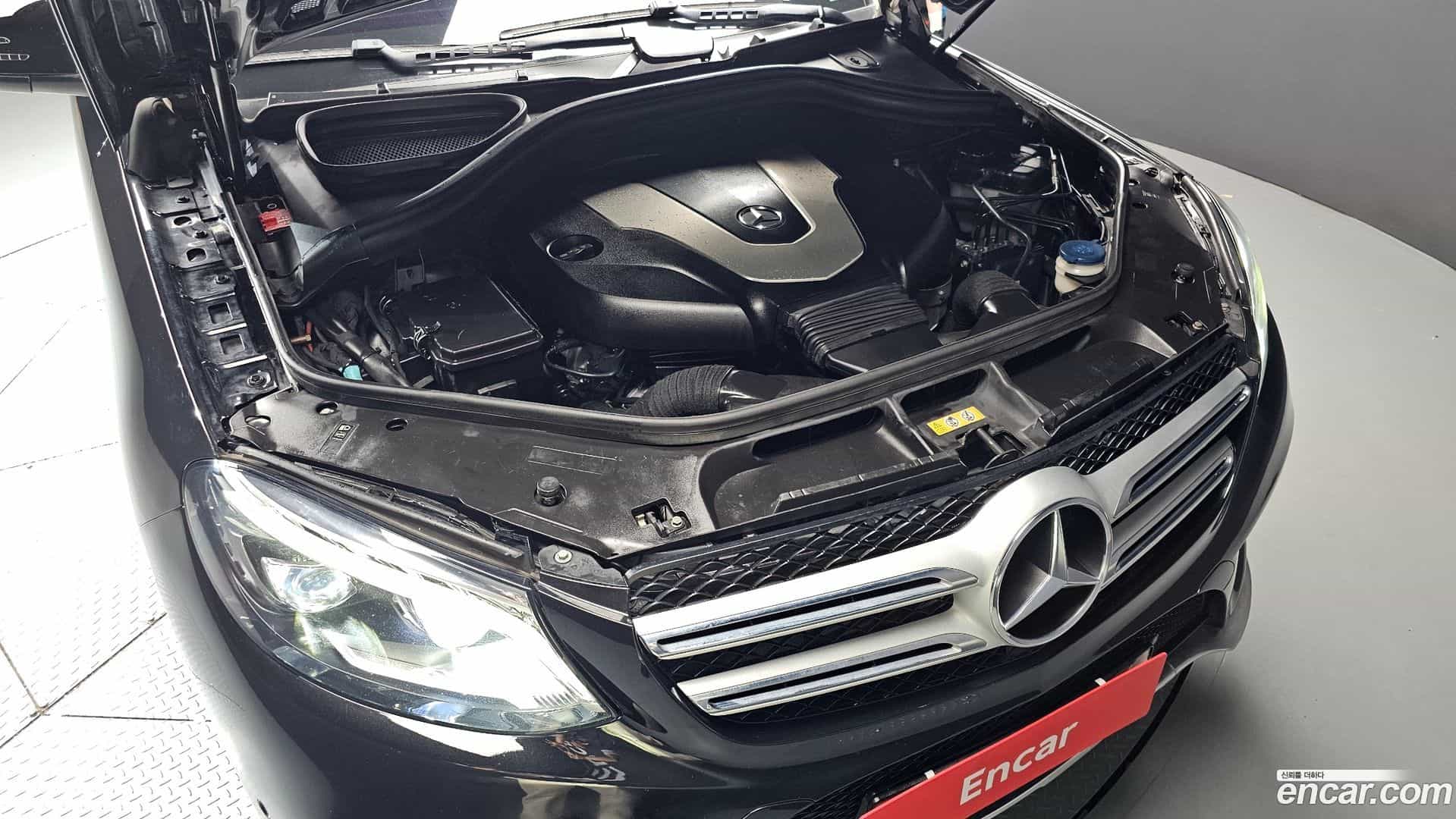 GLE-Class Mercedes-Benz 2016.11-OUTER-006