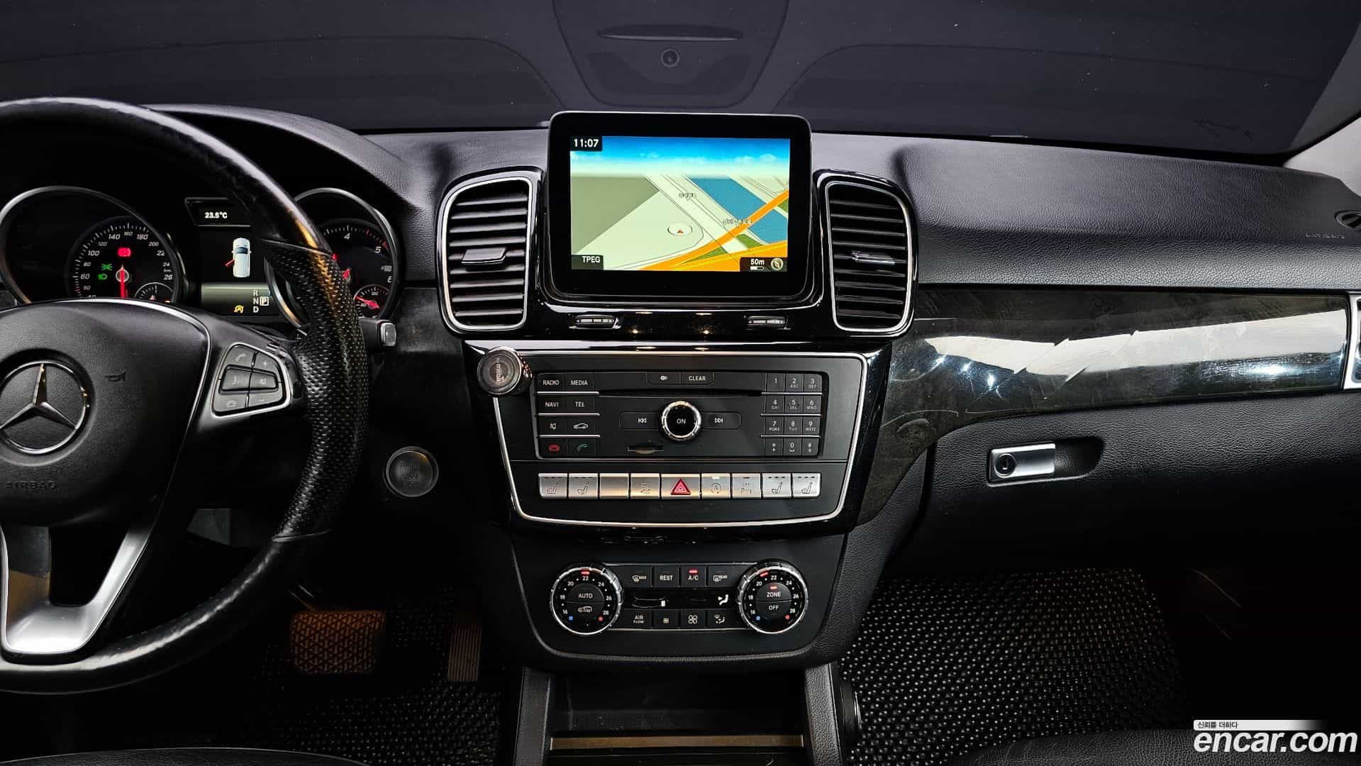 GLE-Class Mercedes-Benz 2016.11-OPTION-017