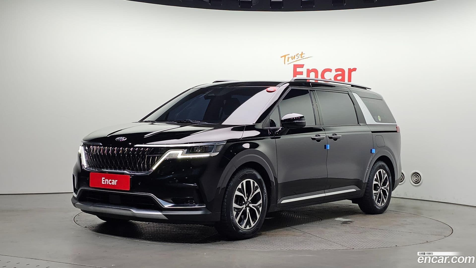Main__Slider__Photo:Canival Kia 2021.5-0