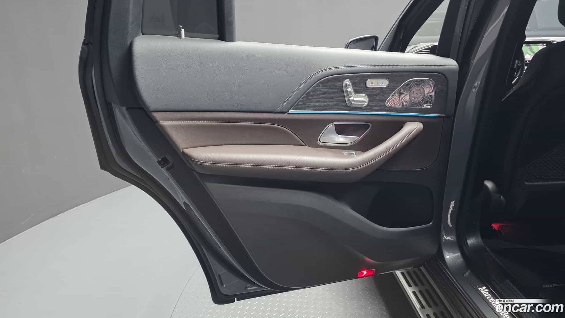 GLS-Class Mercedes-Benz 2022.4-INNER-035