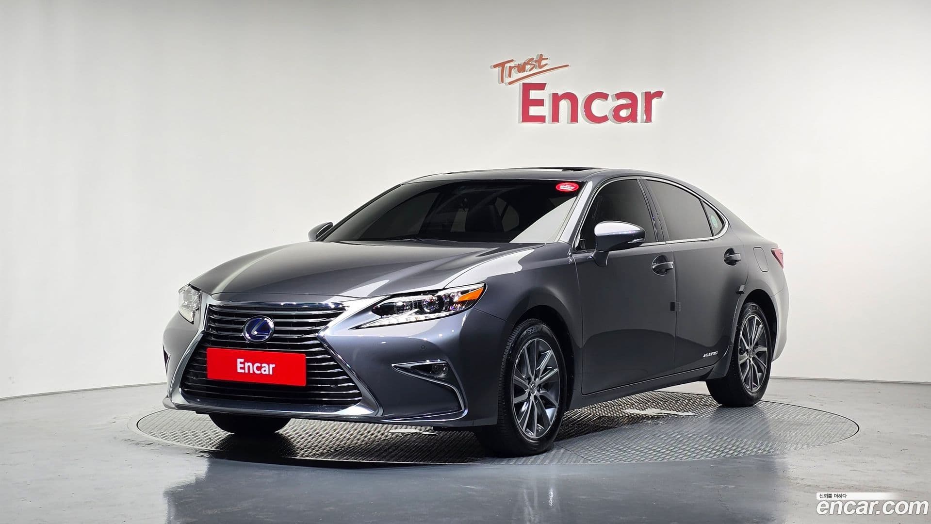 Main__Slider__Photo:ES Lexus 2017.7-0