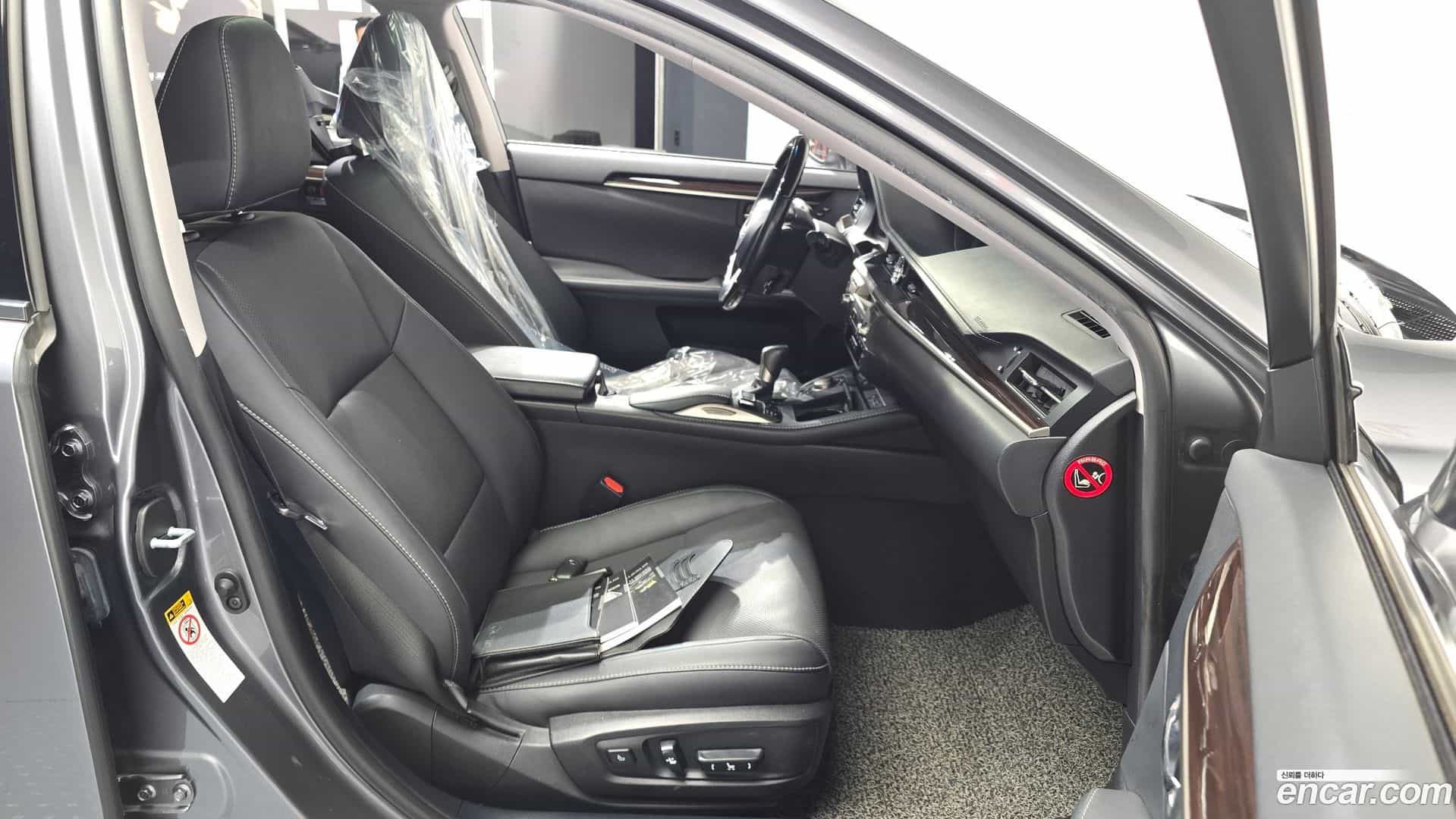 ES Lexus 2017.7-INNER-036