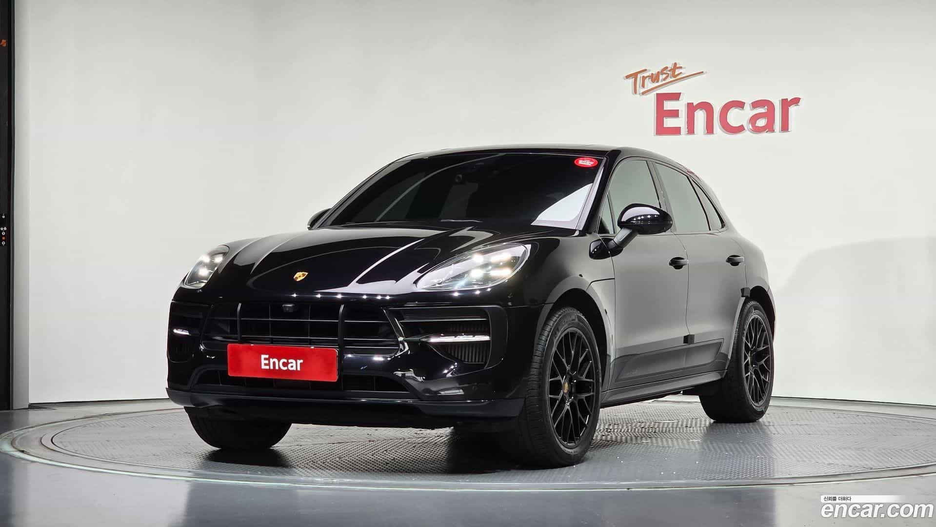 Macan Porsche 2020.8-OUTER-001