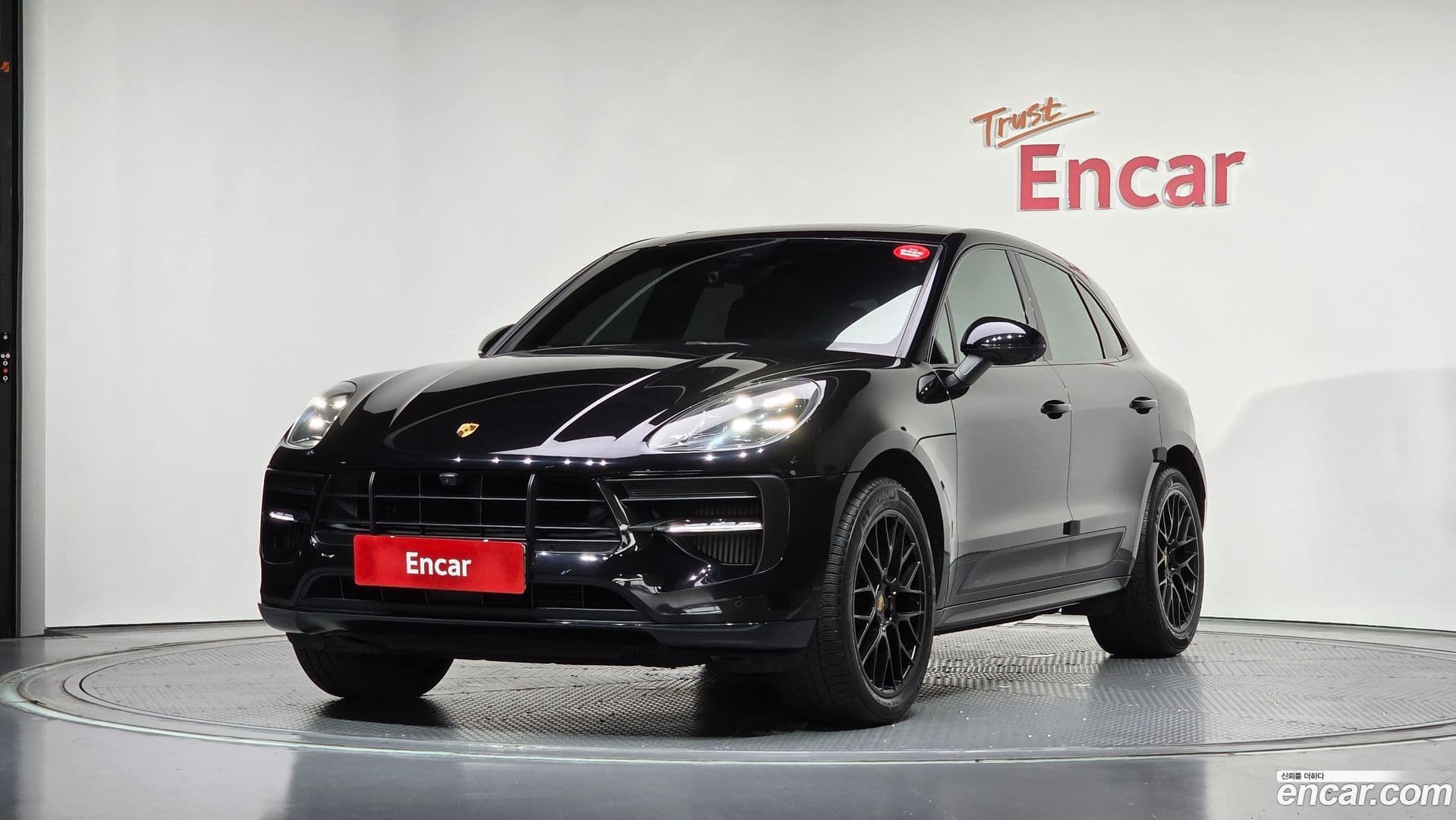 Main__Slider__Photo:Macan Porsche 2020.8-0