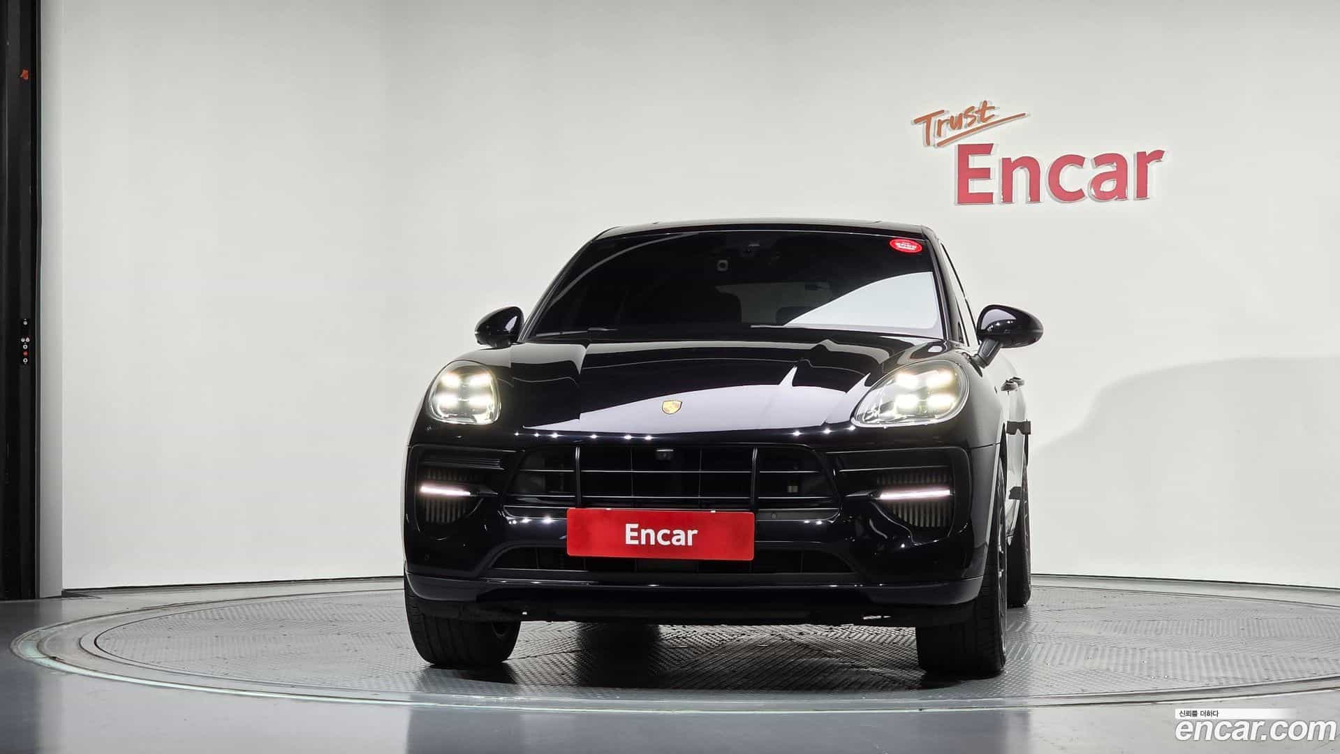 Macan Porsche 2020.8-OUTER-003