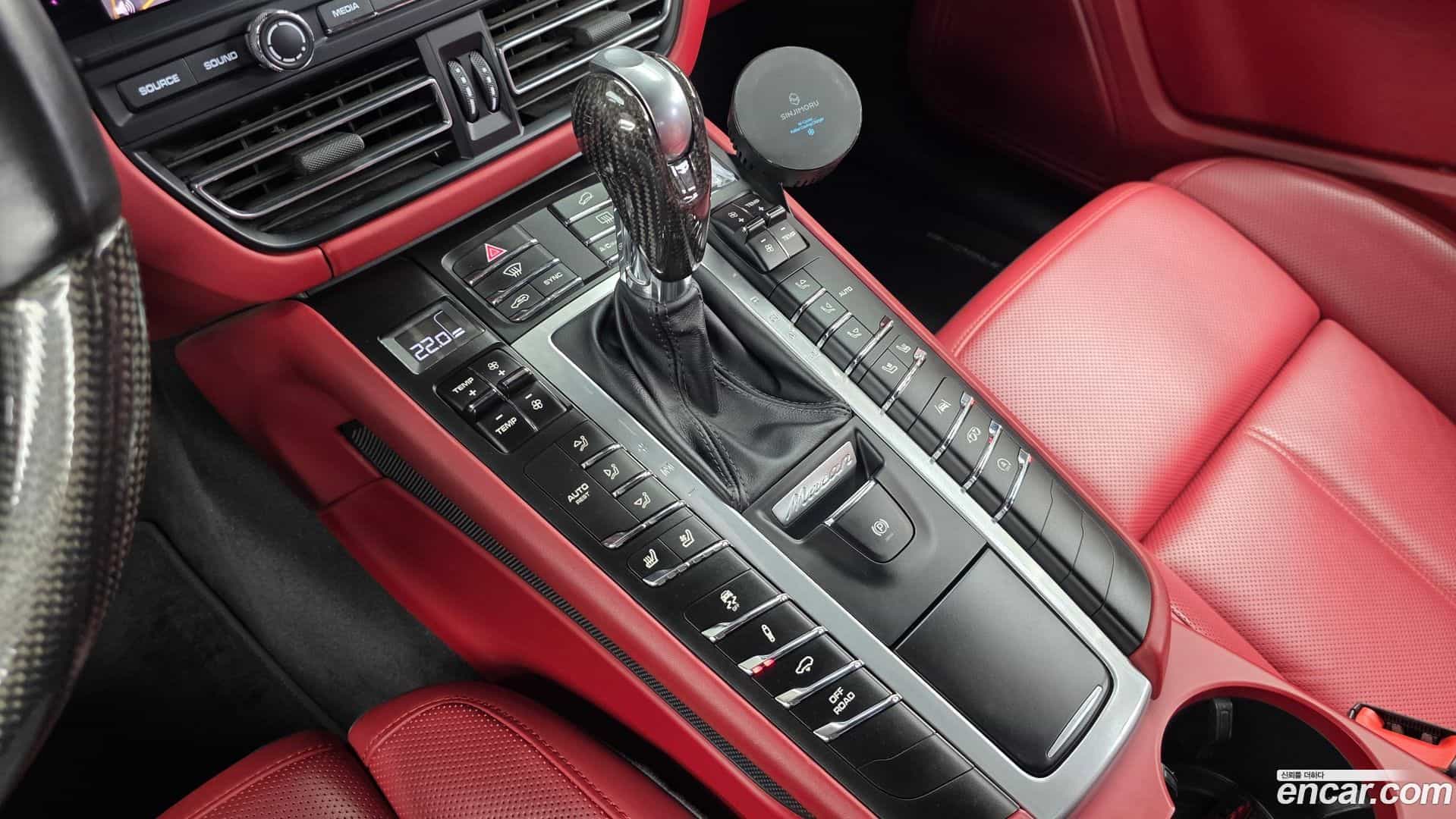 Macan Porsche 2020.8-INNER-009