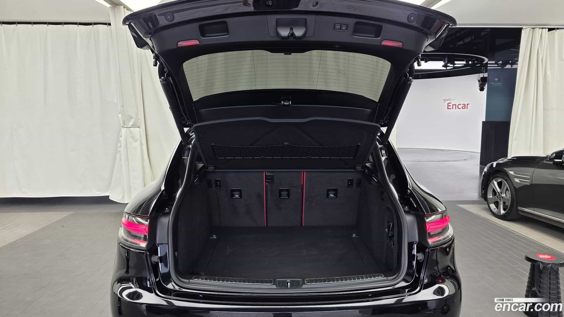 Macan Porsche 2020.8-OPTION-024