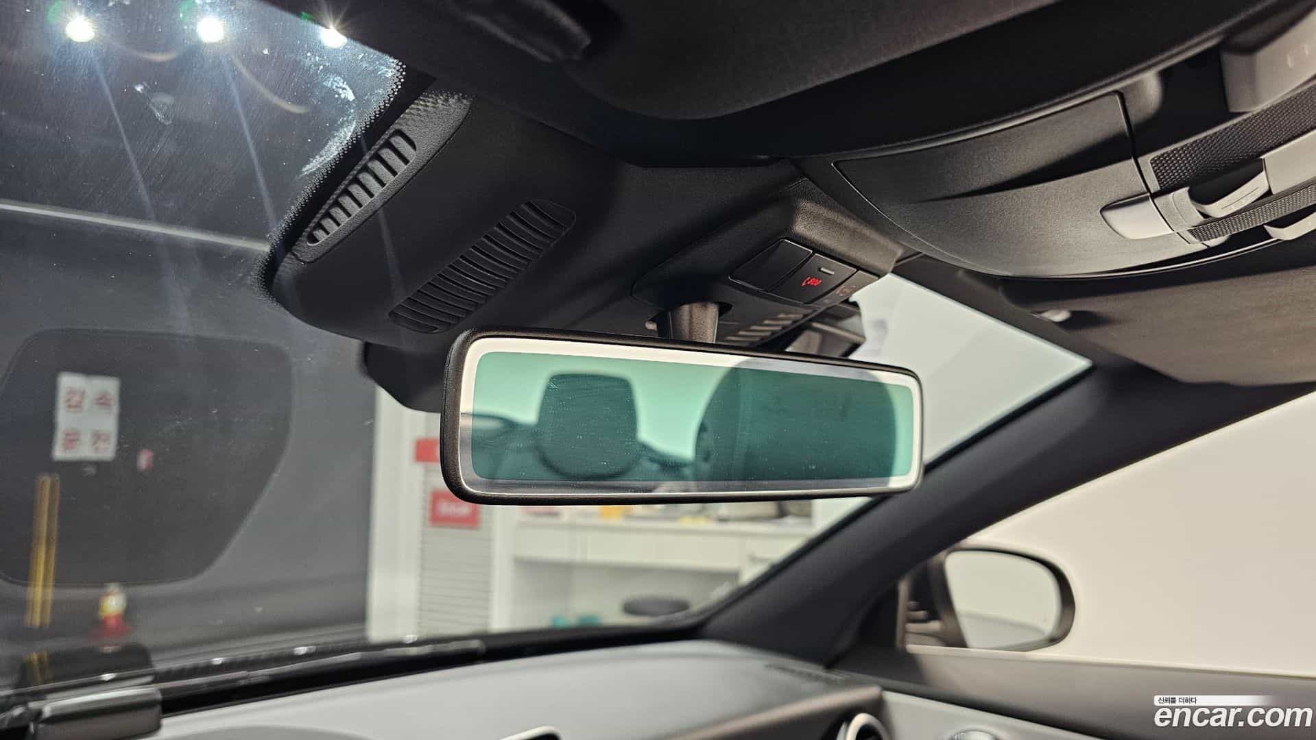 C-Class Mercedes-Benz 2020.5-OPTION-022