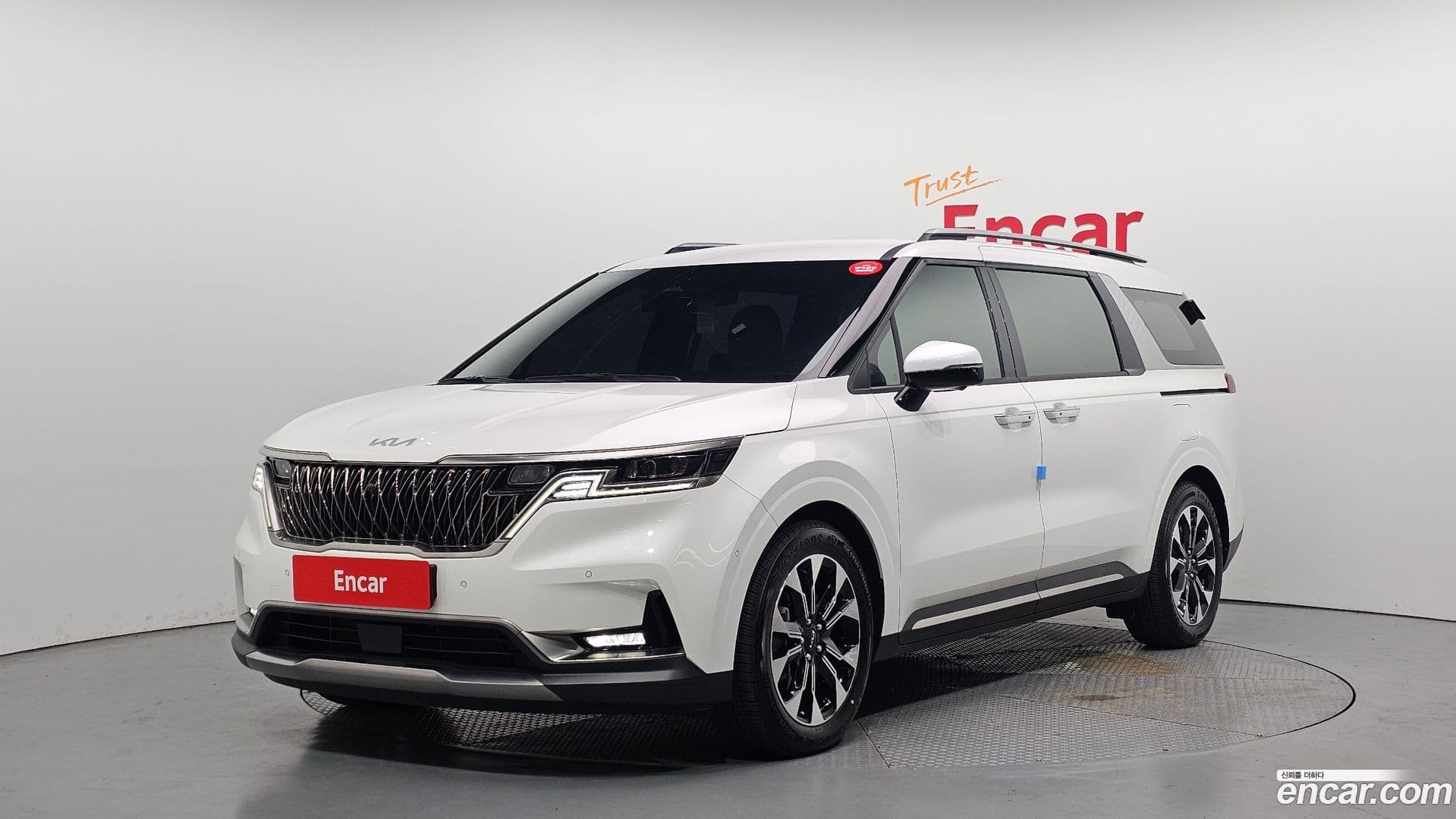 Main__Slider__Photo:Canival Kia 2023.4-0