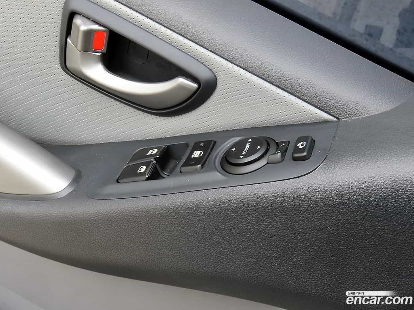 Starex Hyundai 2020.2-OPTION-020