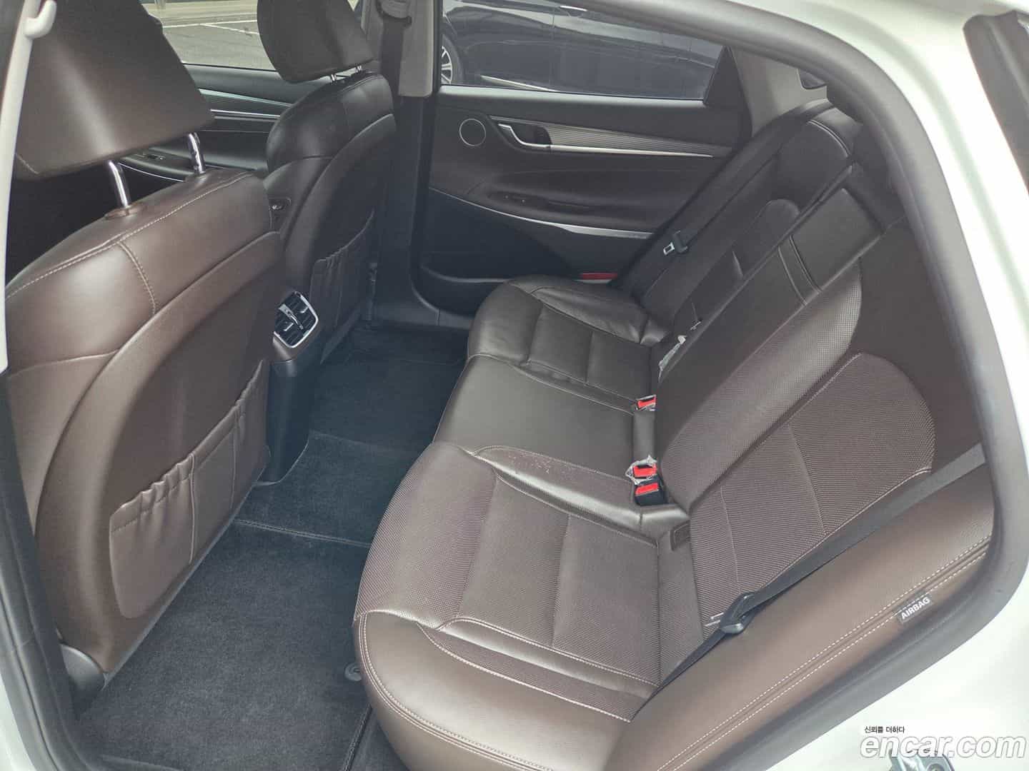 Grandeur Hyundai 2018.10-OPTION-020