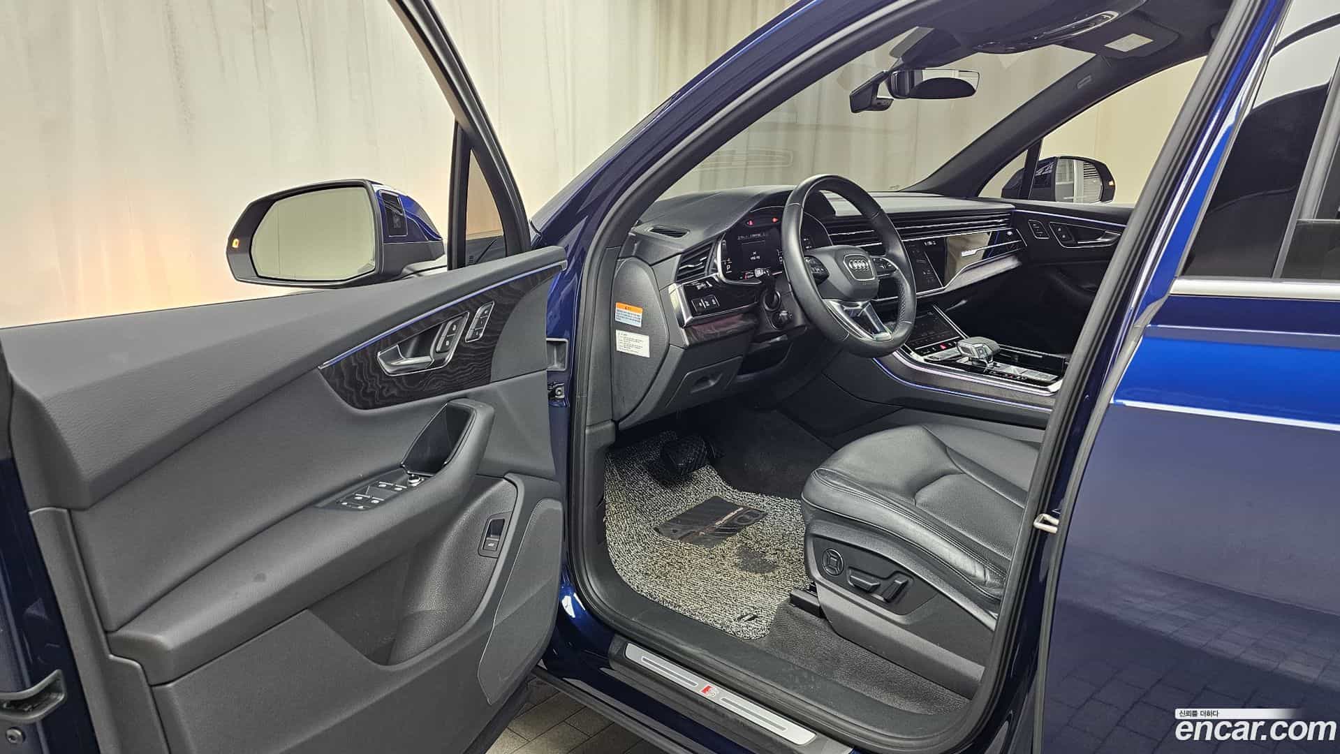 Q7 Audi 2021.11-INNER-010