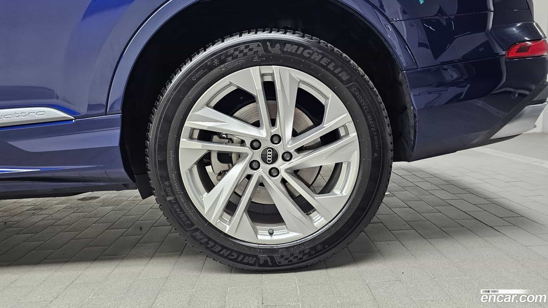 Q7 Audi 2021.11-OUTER-031