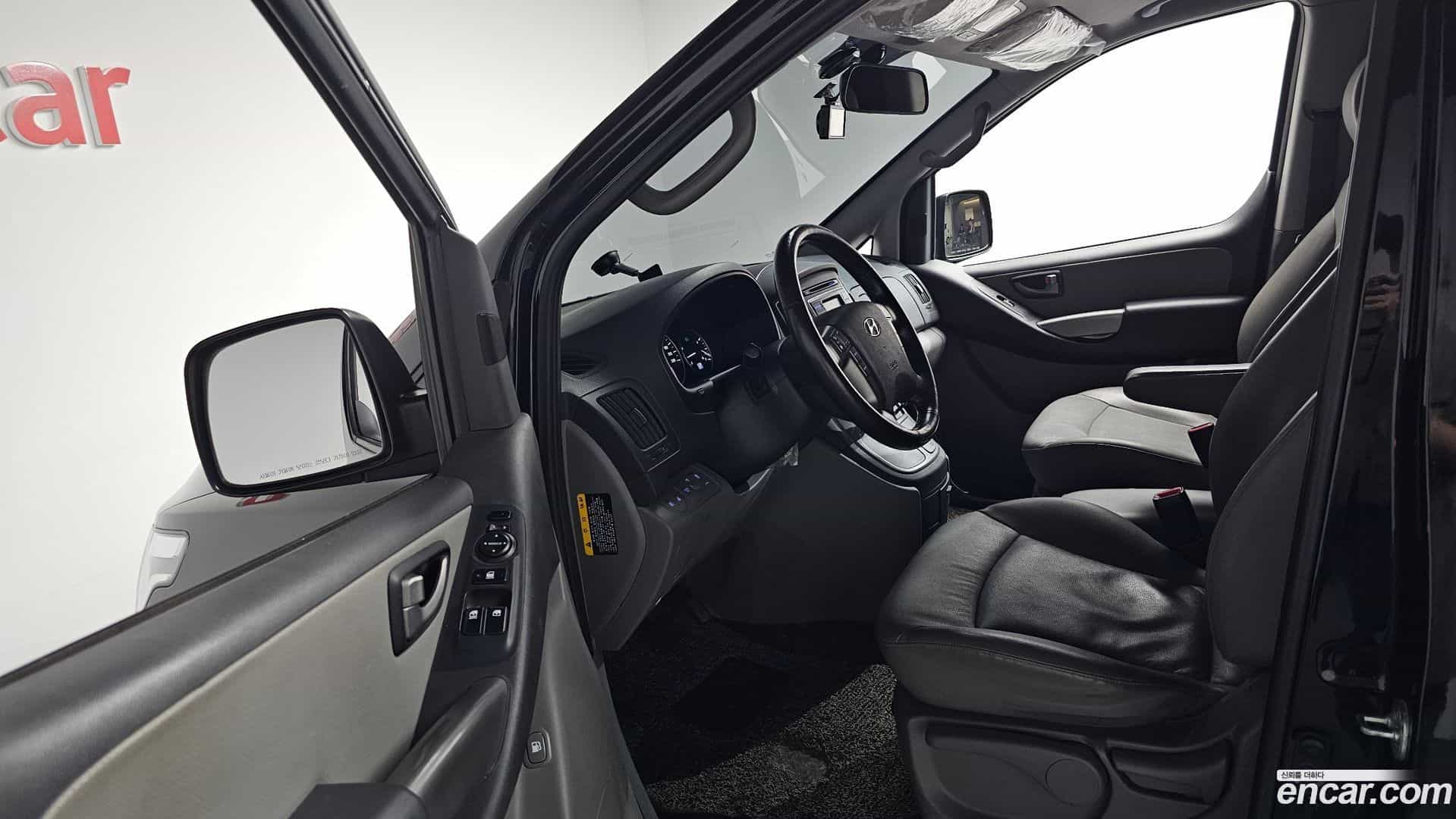 Starex Hyundai 2021.2-INNER-010