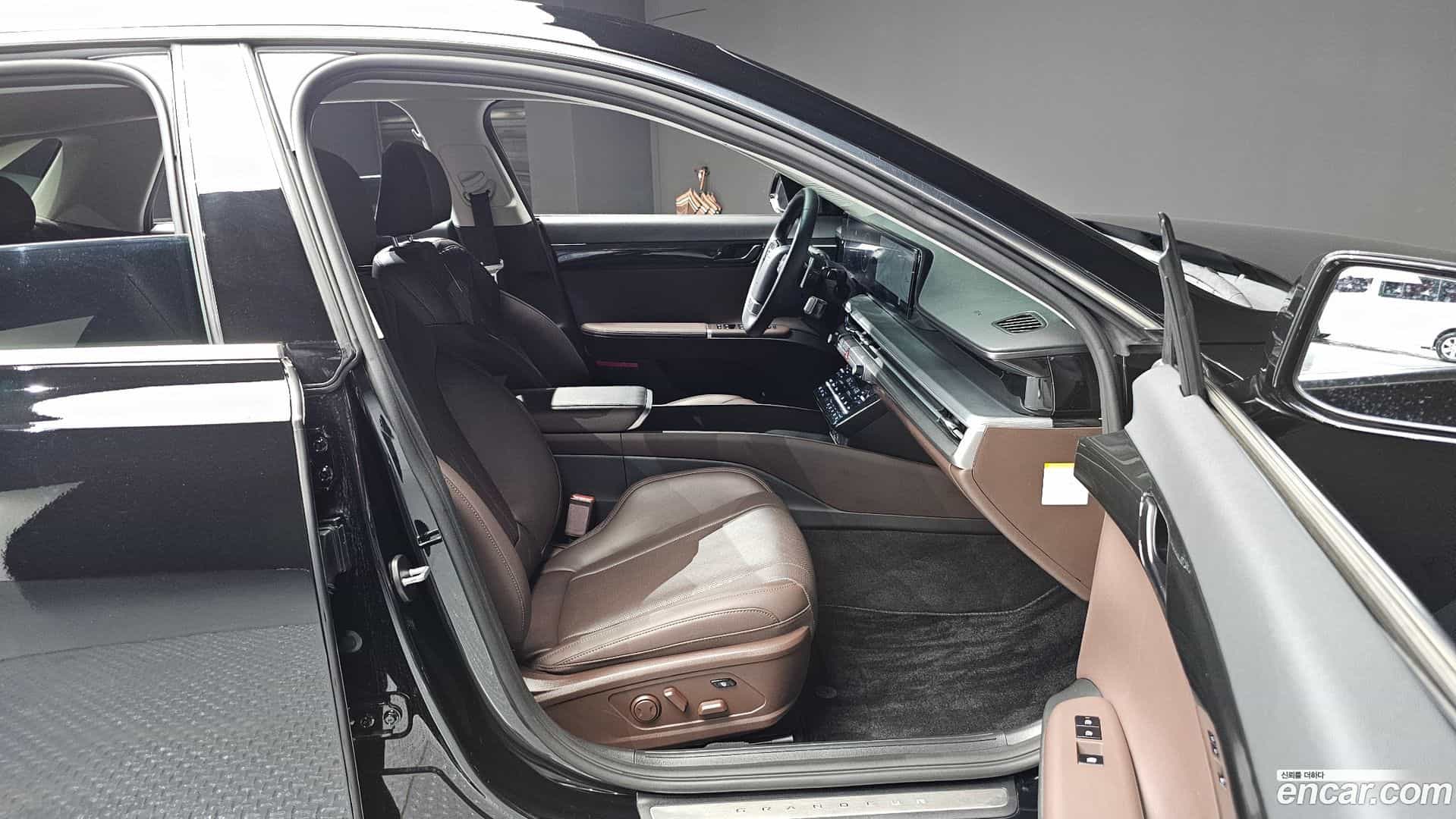 Grandeur Hyundai 2023.4-INNER-036