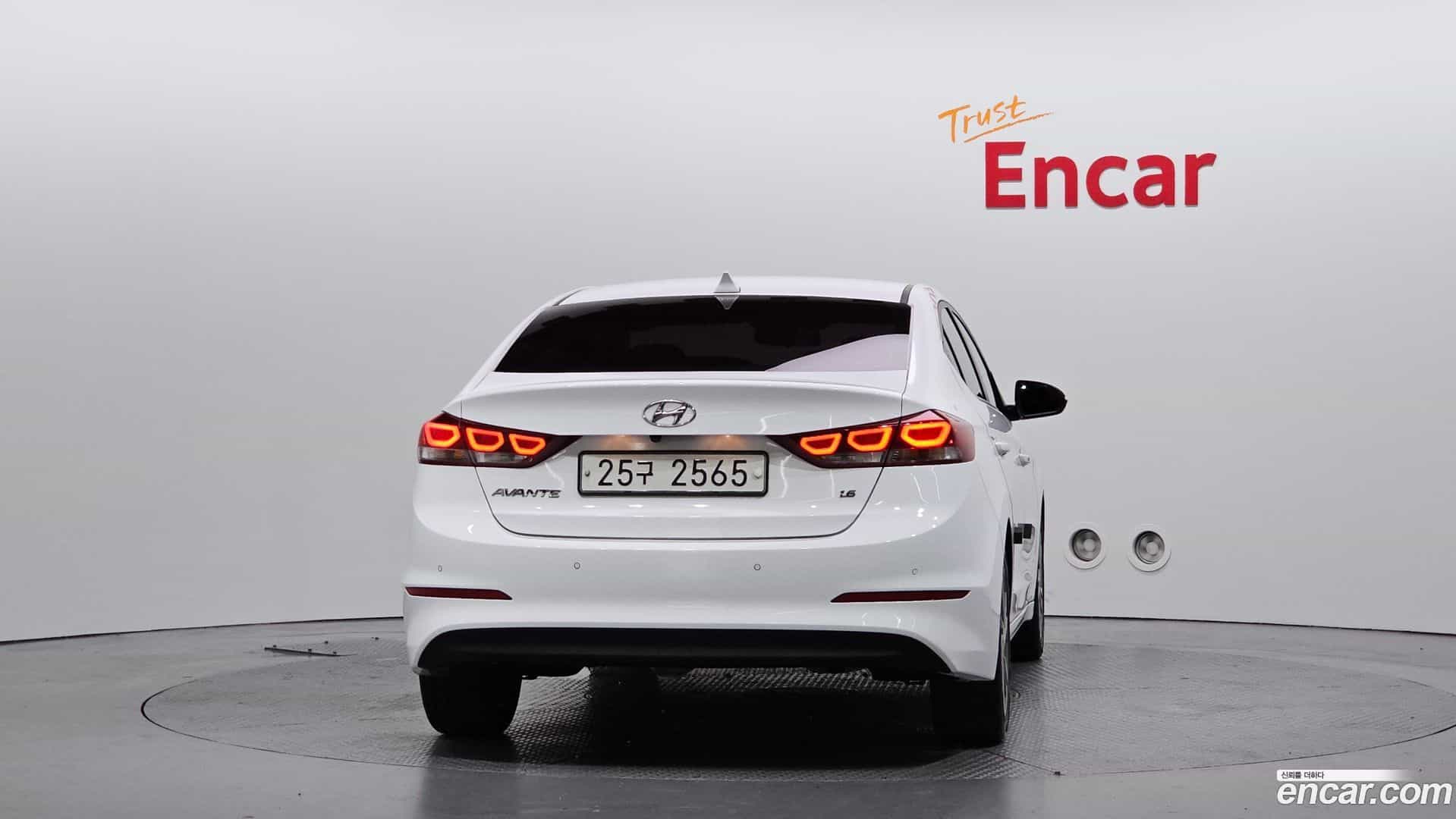 AVANTE Hyundai 2018.0-OUTER-004