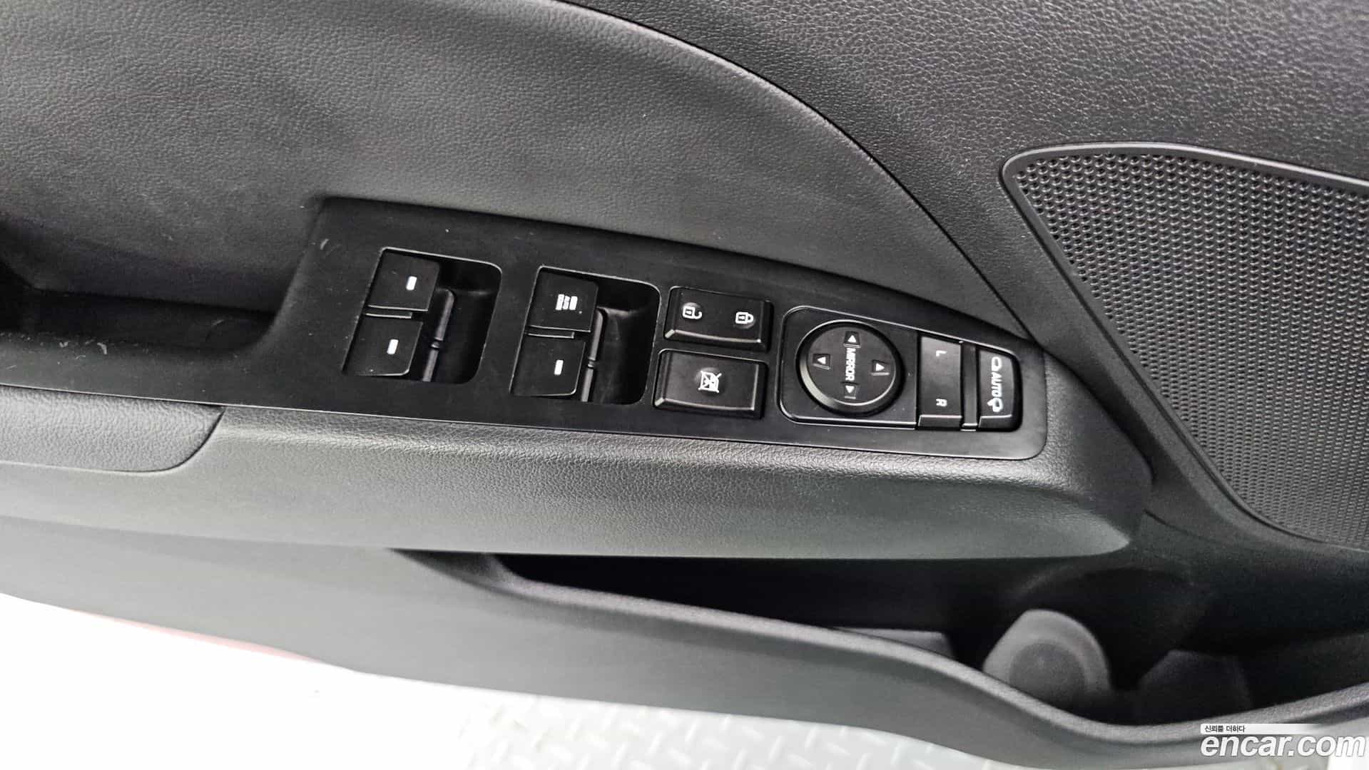 AVANTE Hyundai 2018.0-OPTION-020