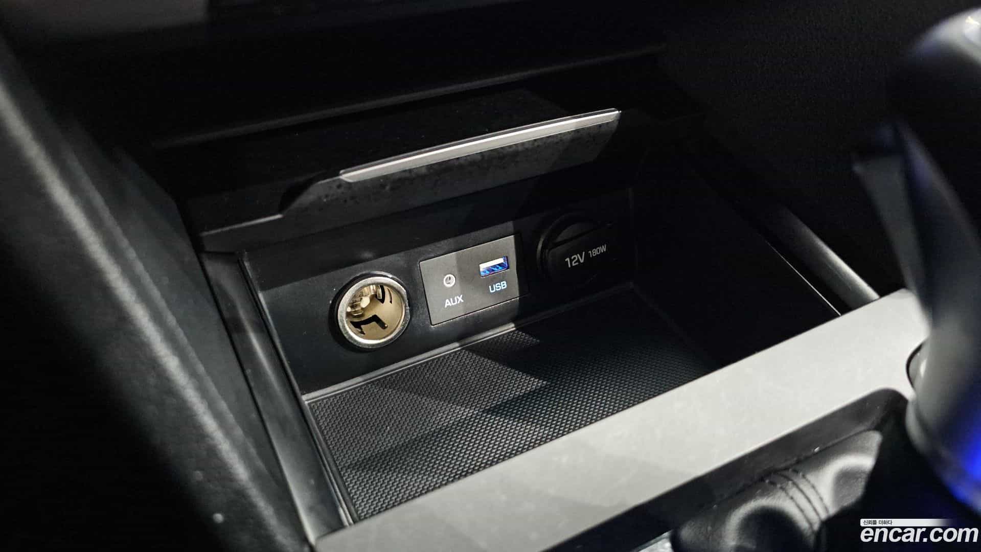 AVANTE Hyundai 2018.0-OPTION-042