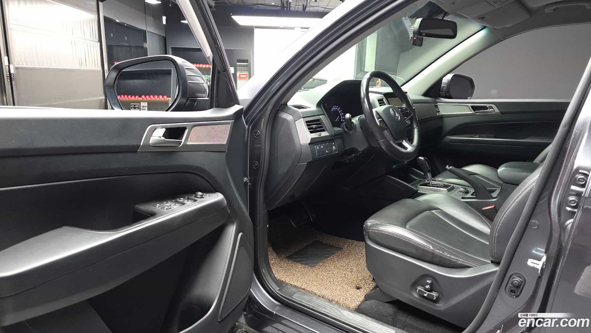 Rexton KG Mobility 2018.10-INNER-010