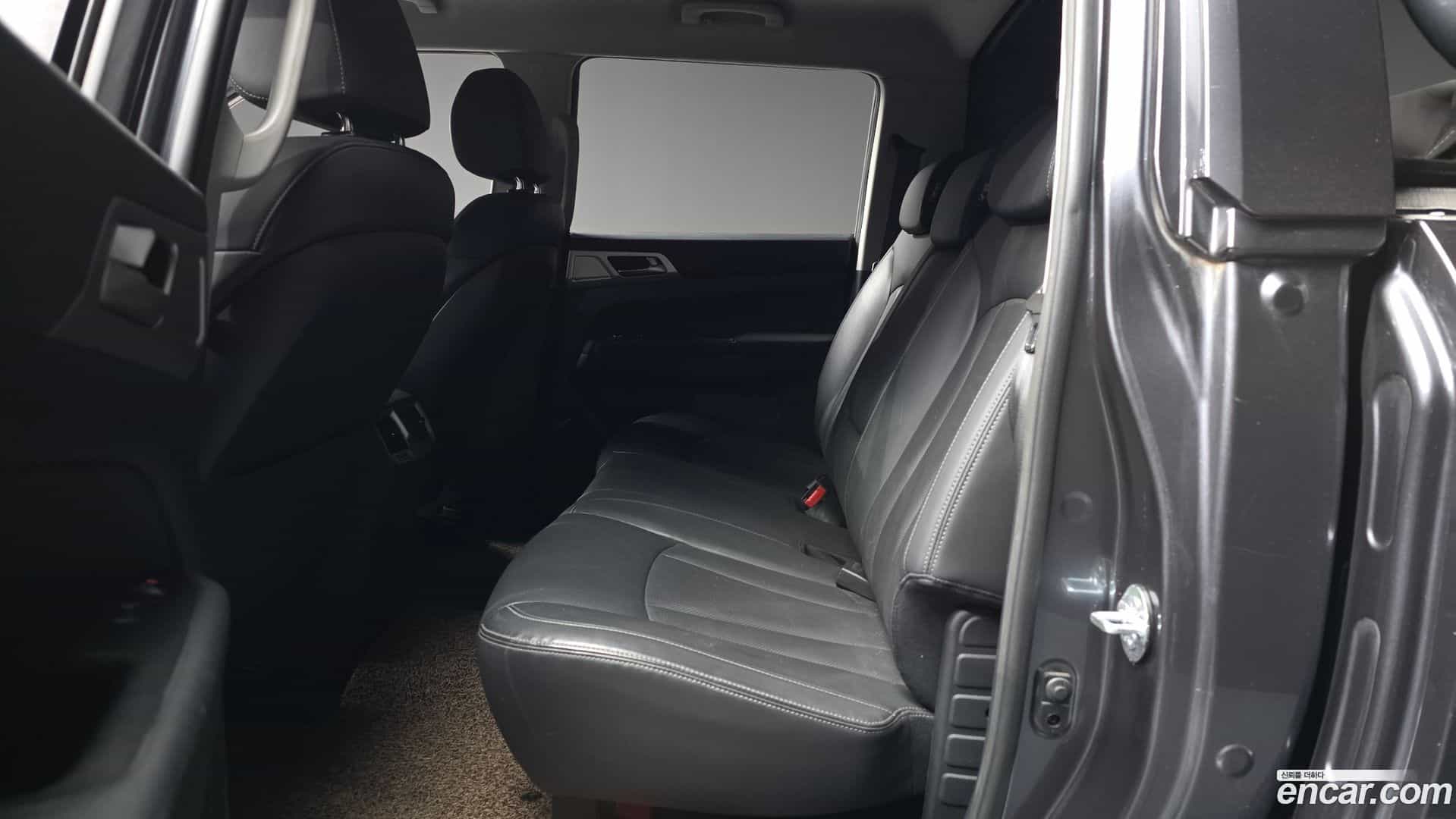Rexton KG Mobility 2018.10-INNER-036
