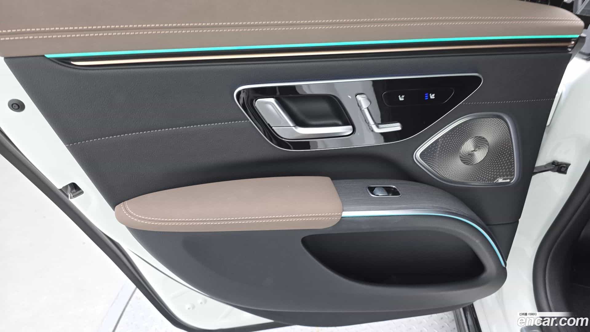 EQS Mercedes-Benz 2023.7-INNER-035