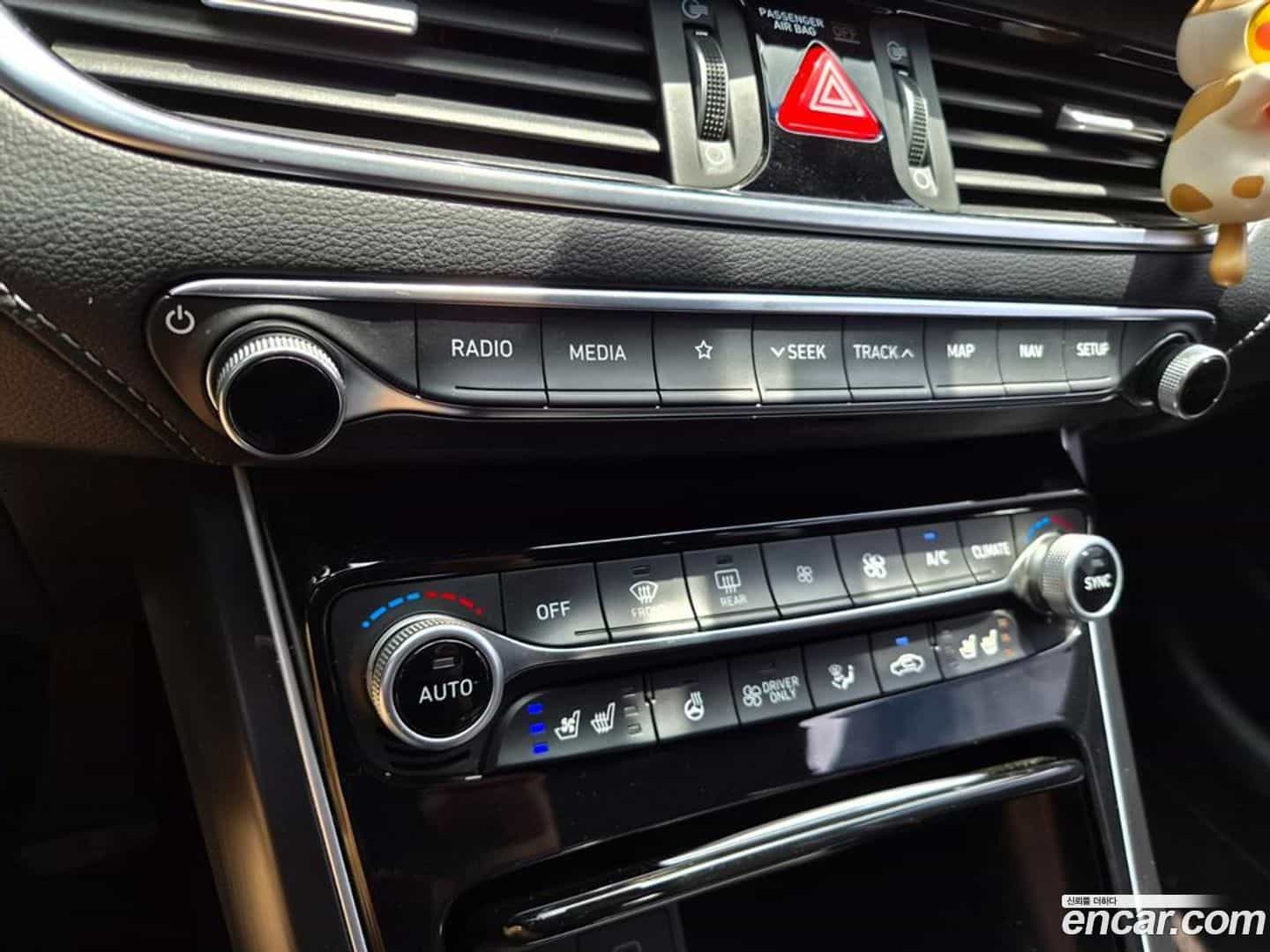 Grandeur Hyundai 2019.1-OPTION-015