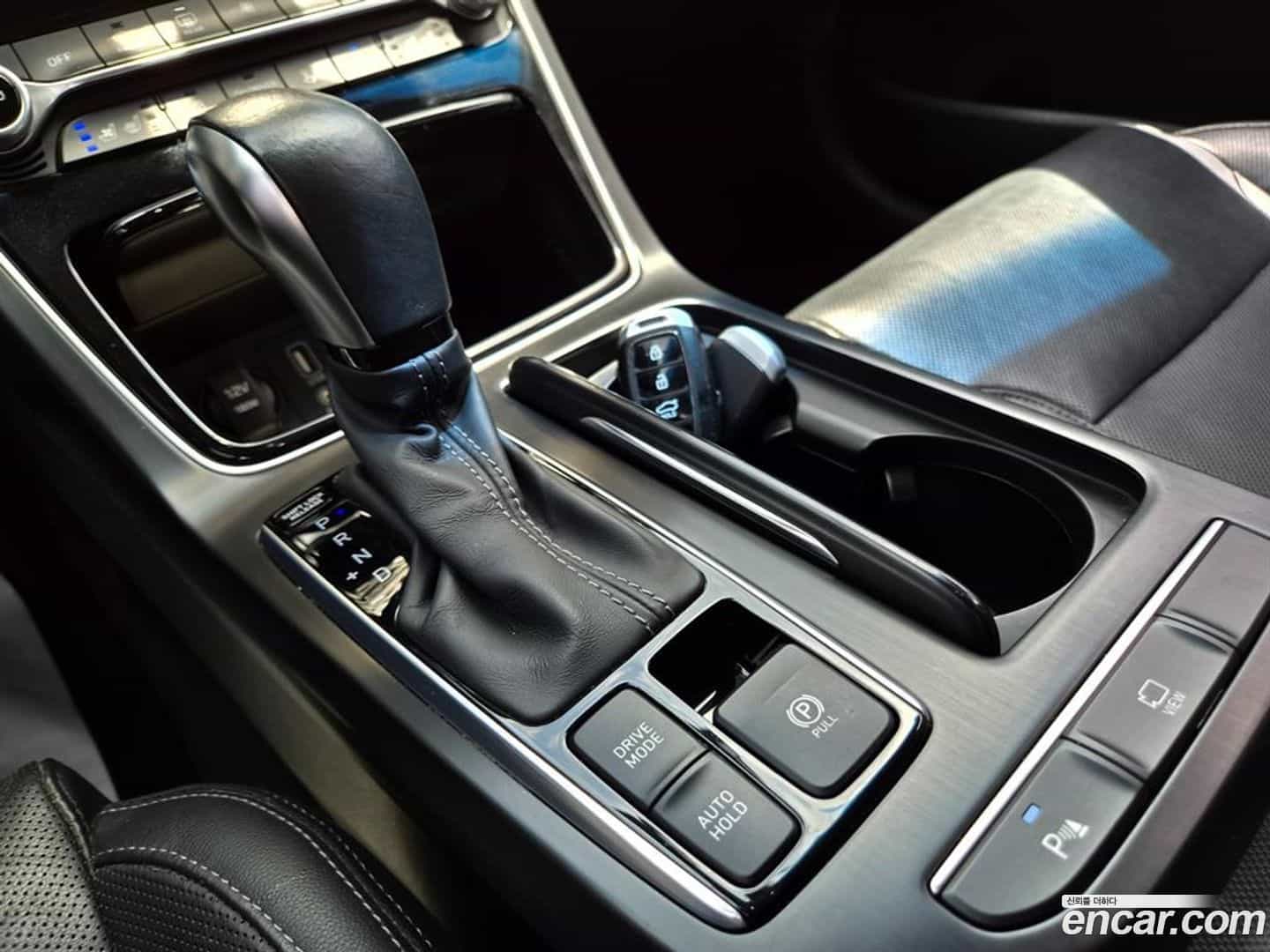 Grandeur Hyundai 2019.1-OPTION-016