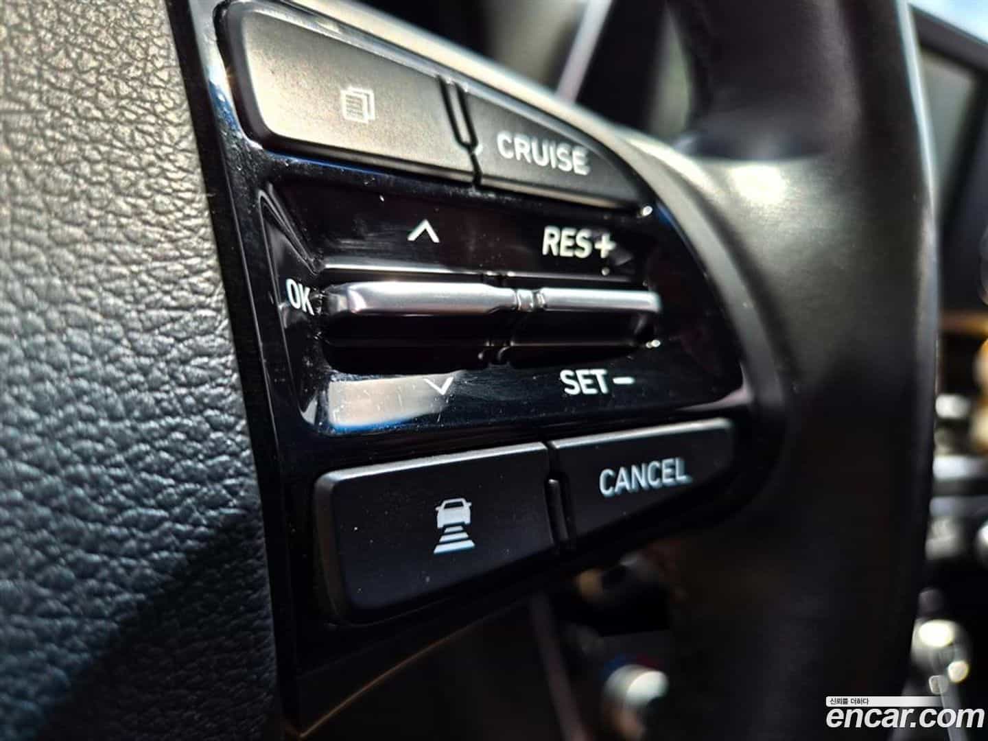 Grandeur Hyundai 2019.1-OPTION-017