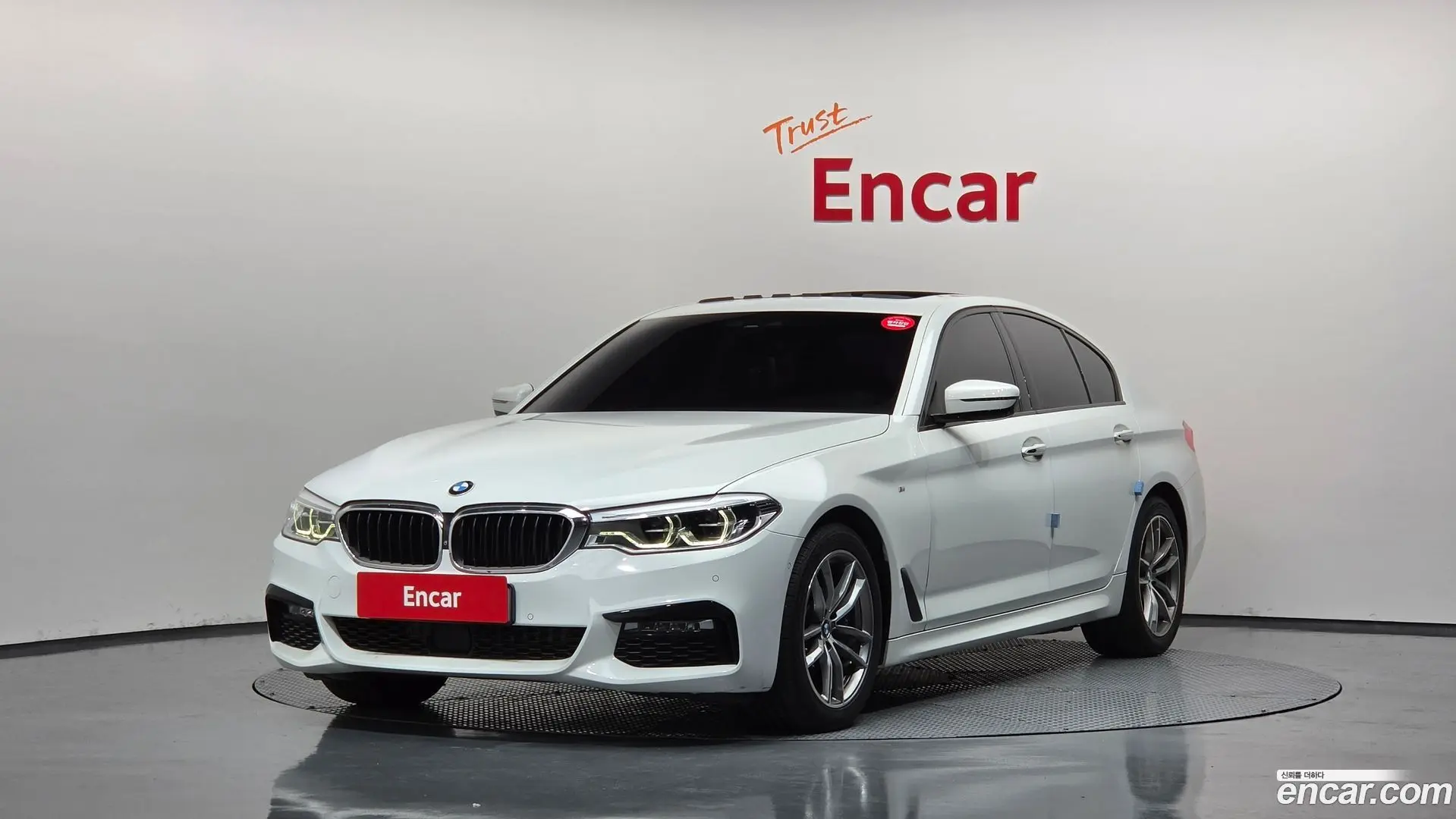Main__Slider__Photo:5-Series BMW 2017.2-0