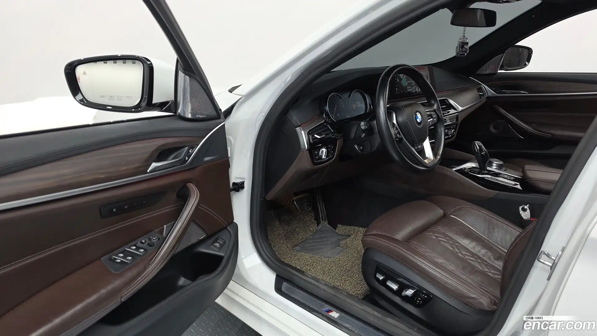 5-Series BMW 2017.2-INNER-010