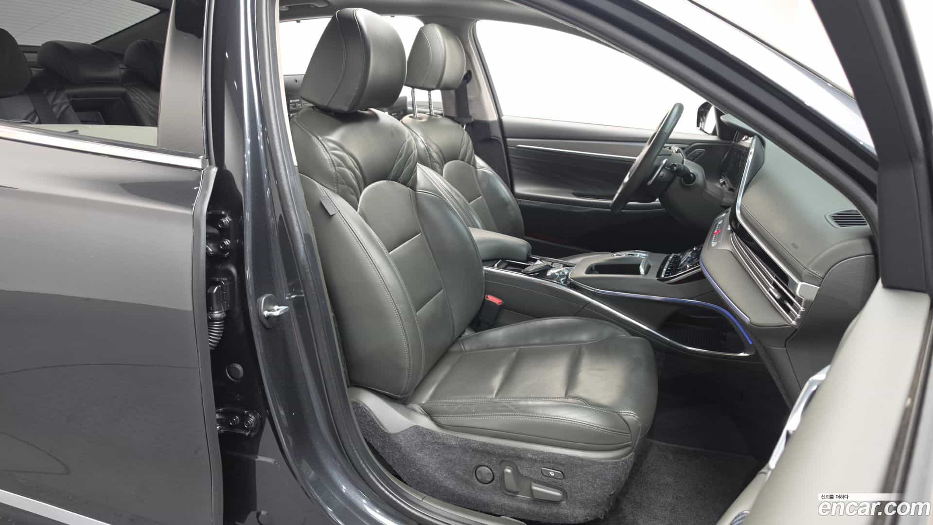 Grandeur Hyundai 2020.3-INNER-036