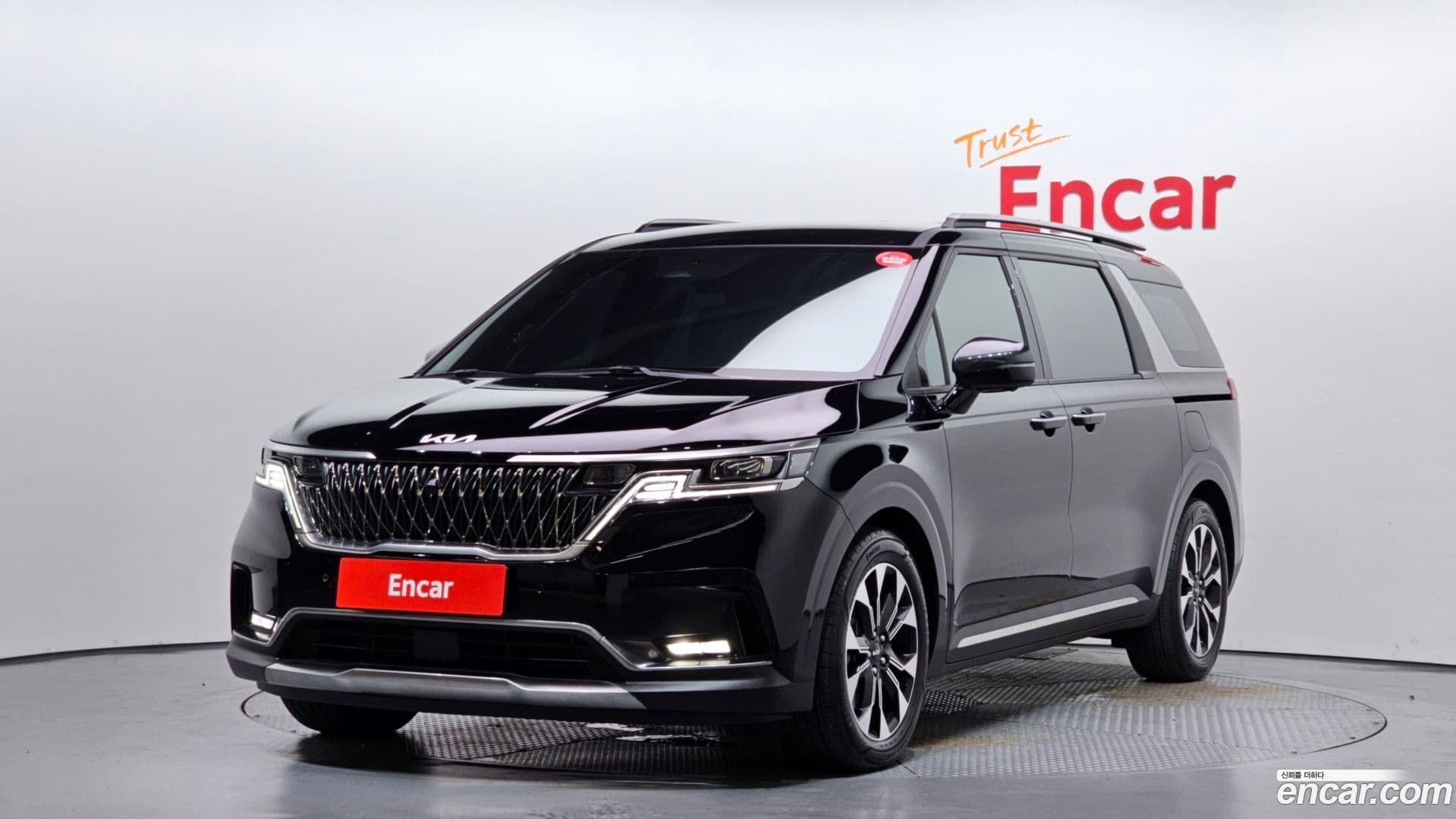Main__Slider__Photo:Canival Kia 2022.8-0