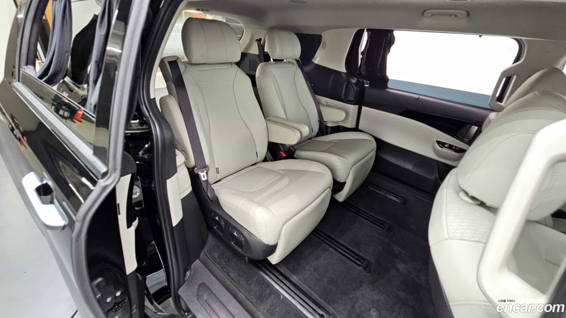 Canival Kia 2022.8-OPTION-015