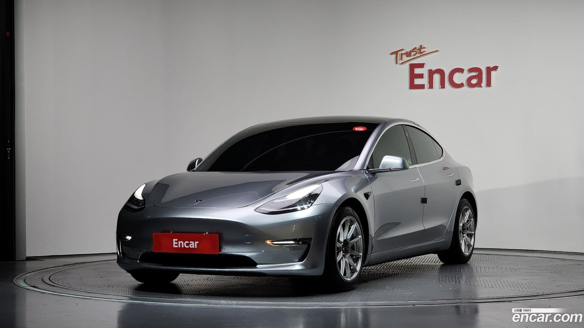 Main__Slider__Photo:Model 3 Tesla 2020.2-0