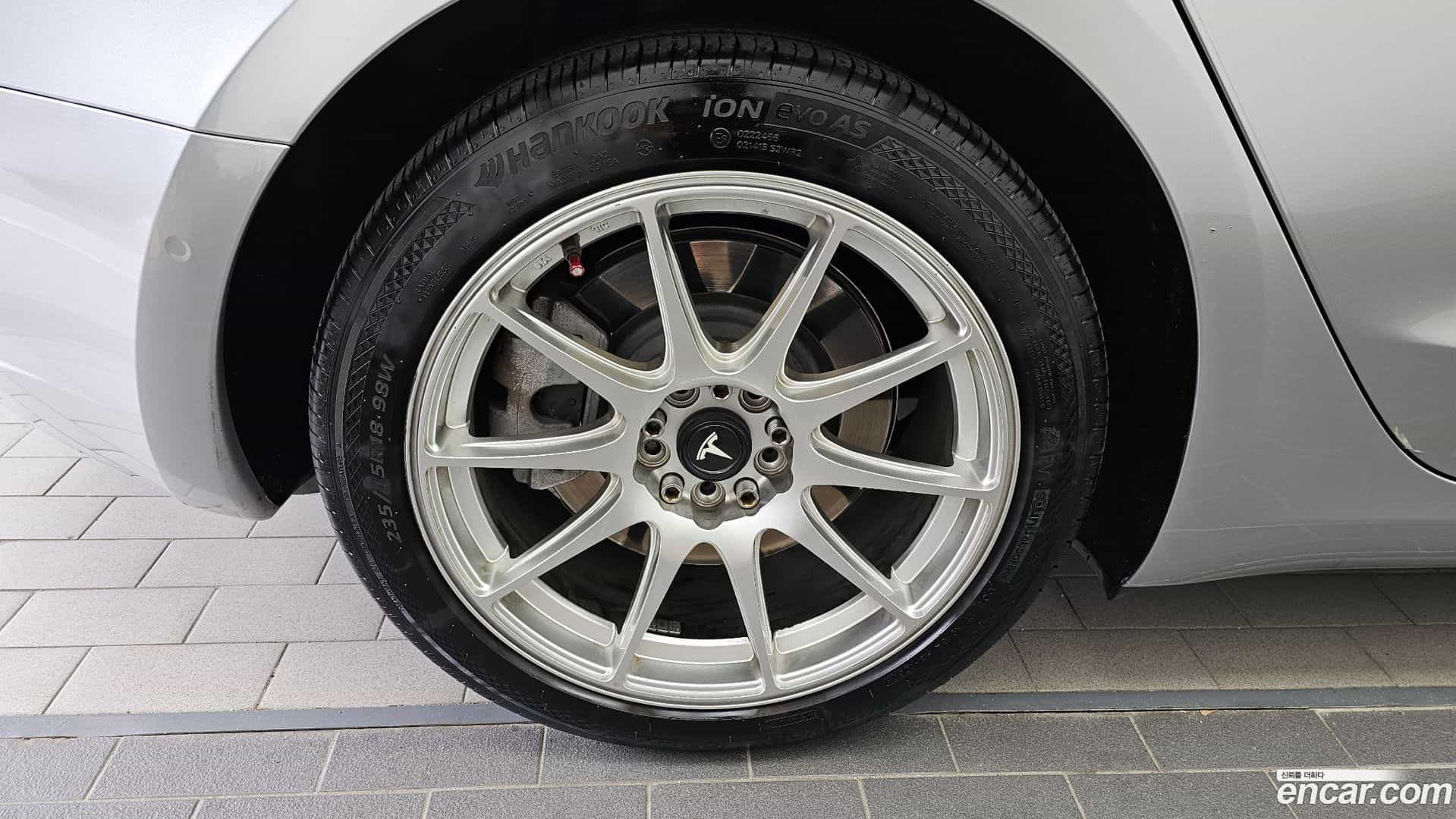 Model 3 Tesla 2020.2-OUTER-005