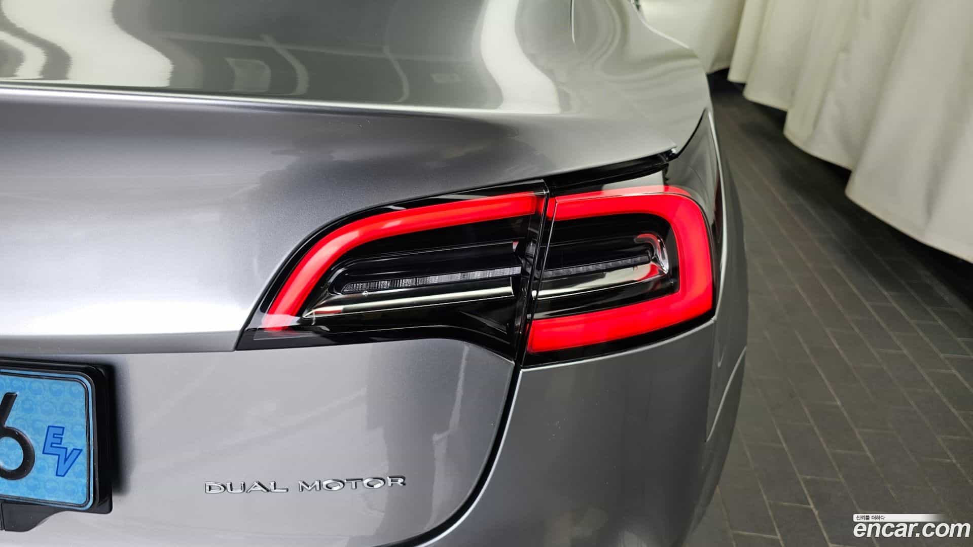 Model 3 Tesla 2020.2-OUTER-033