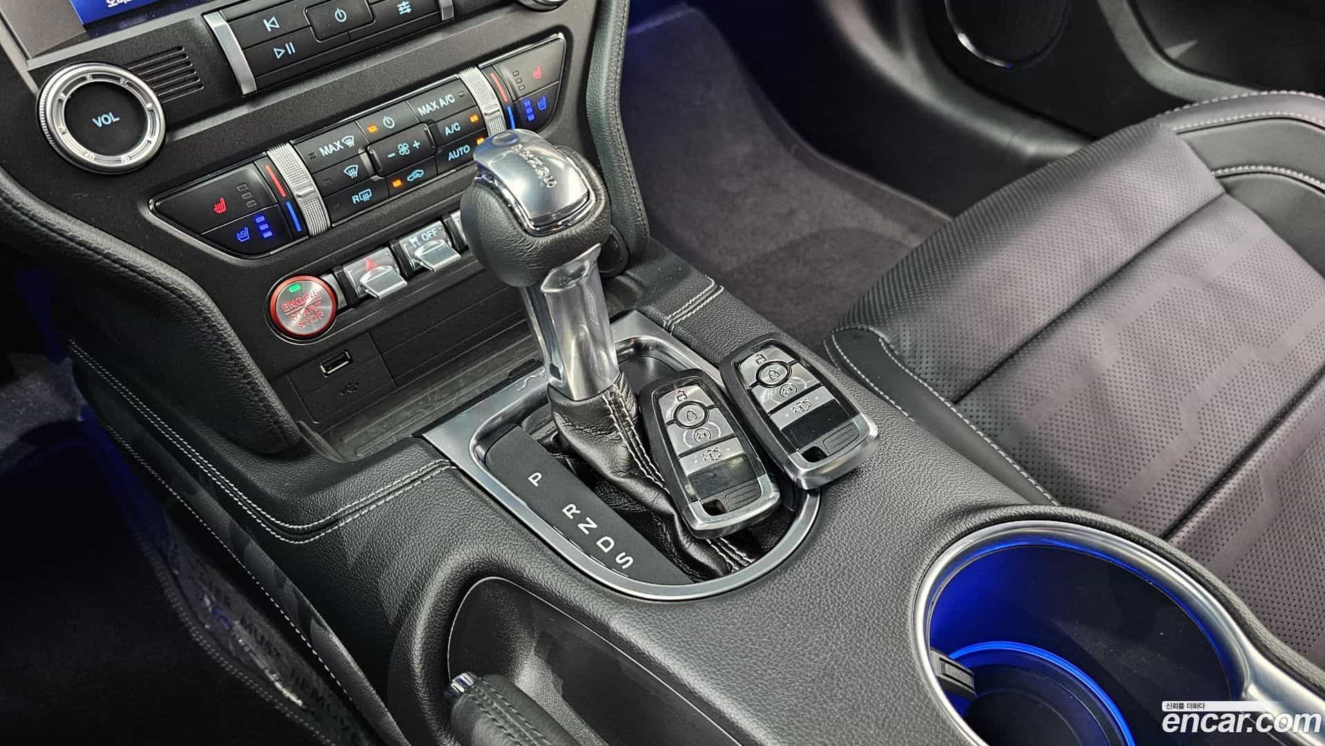 Mustang Ford 2023.8-INNER-009