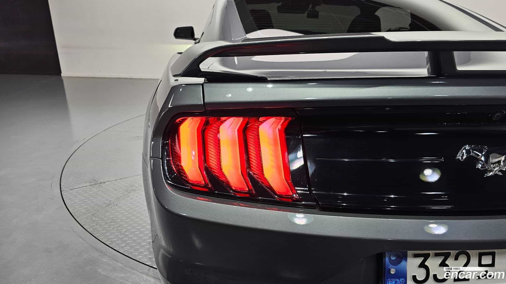 Mustang Ford 2023.8-OUTER-033