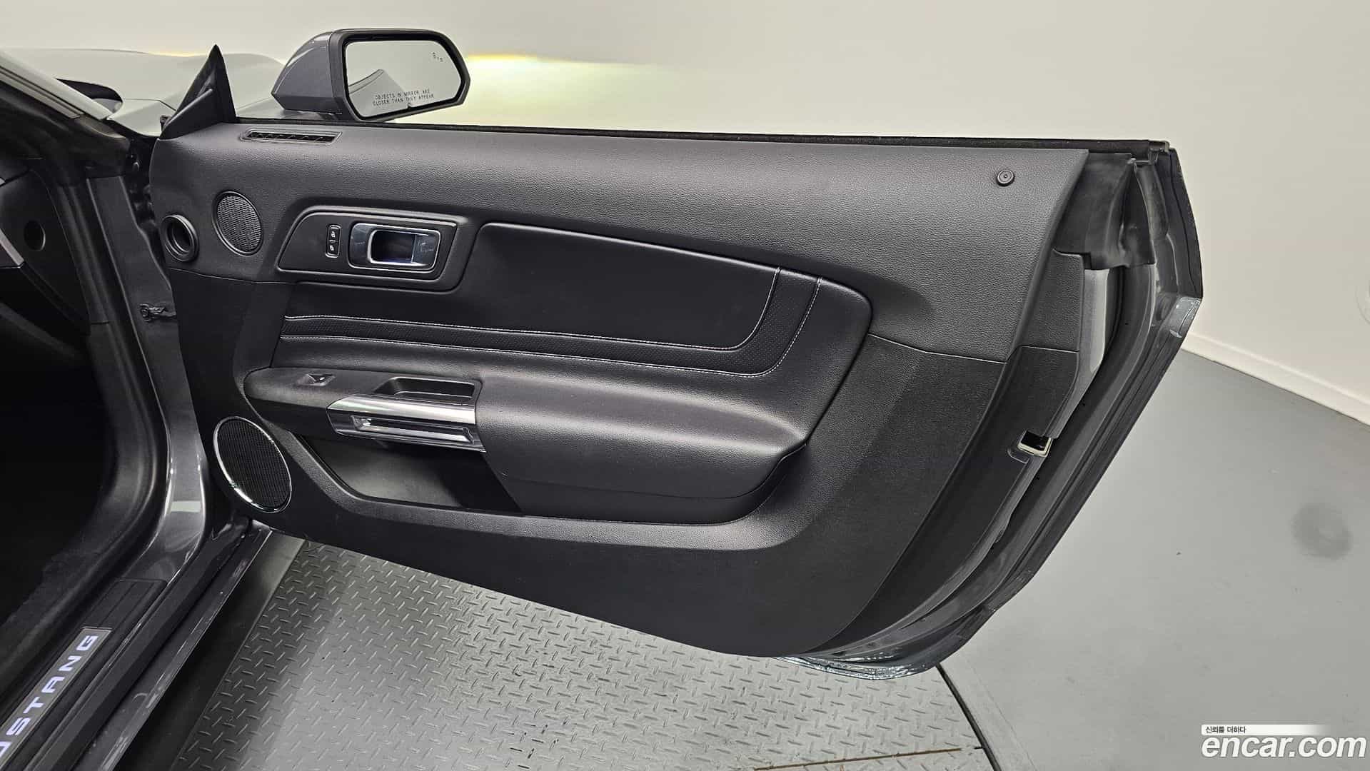 Mustang Ford 2023.8-INNER-035
